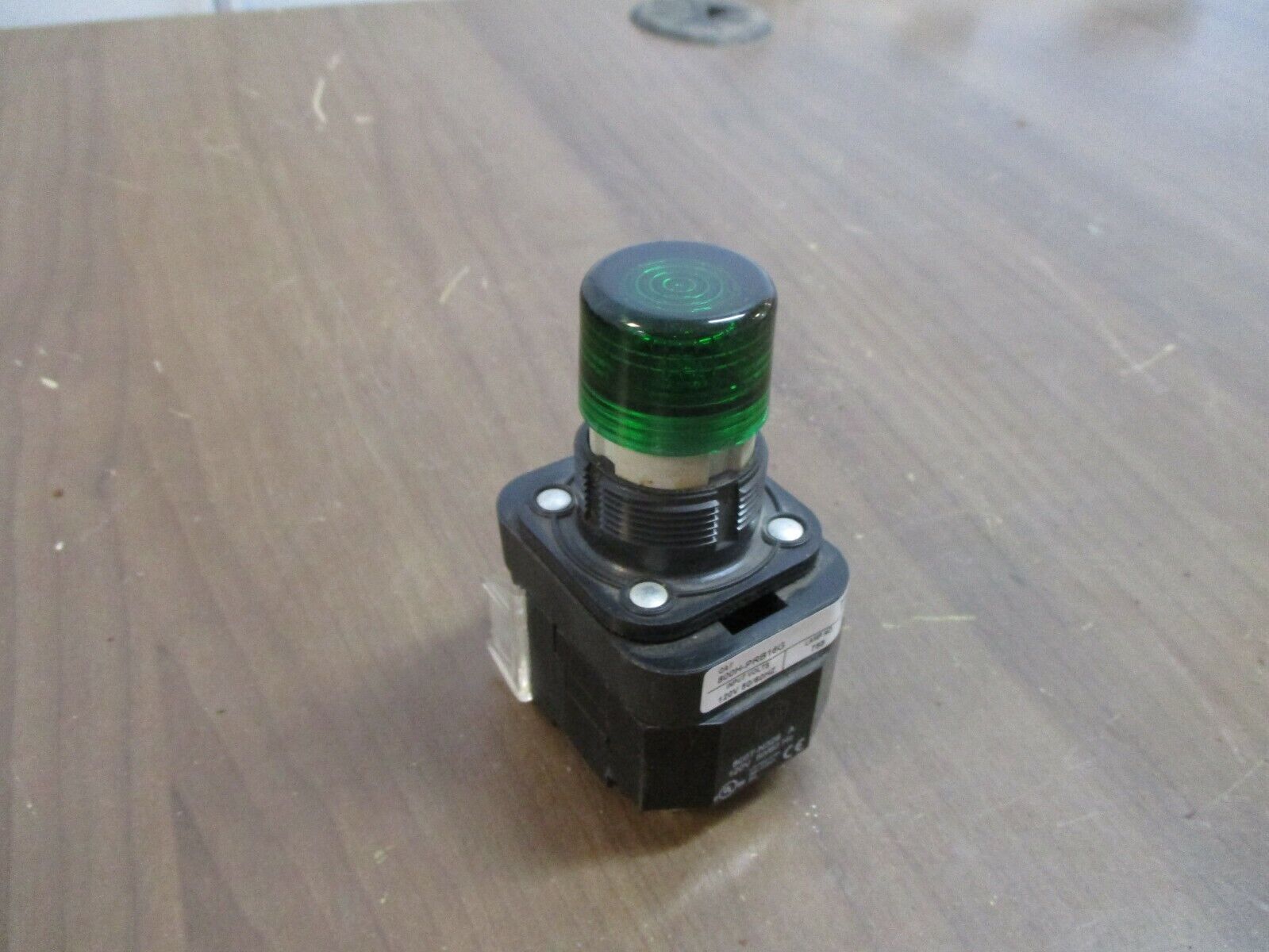 Allen-Bradley Illuminated Push Button 800H-PRB16G Ser. F 120V Type 4, 4X, 13