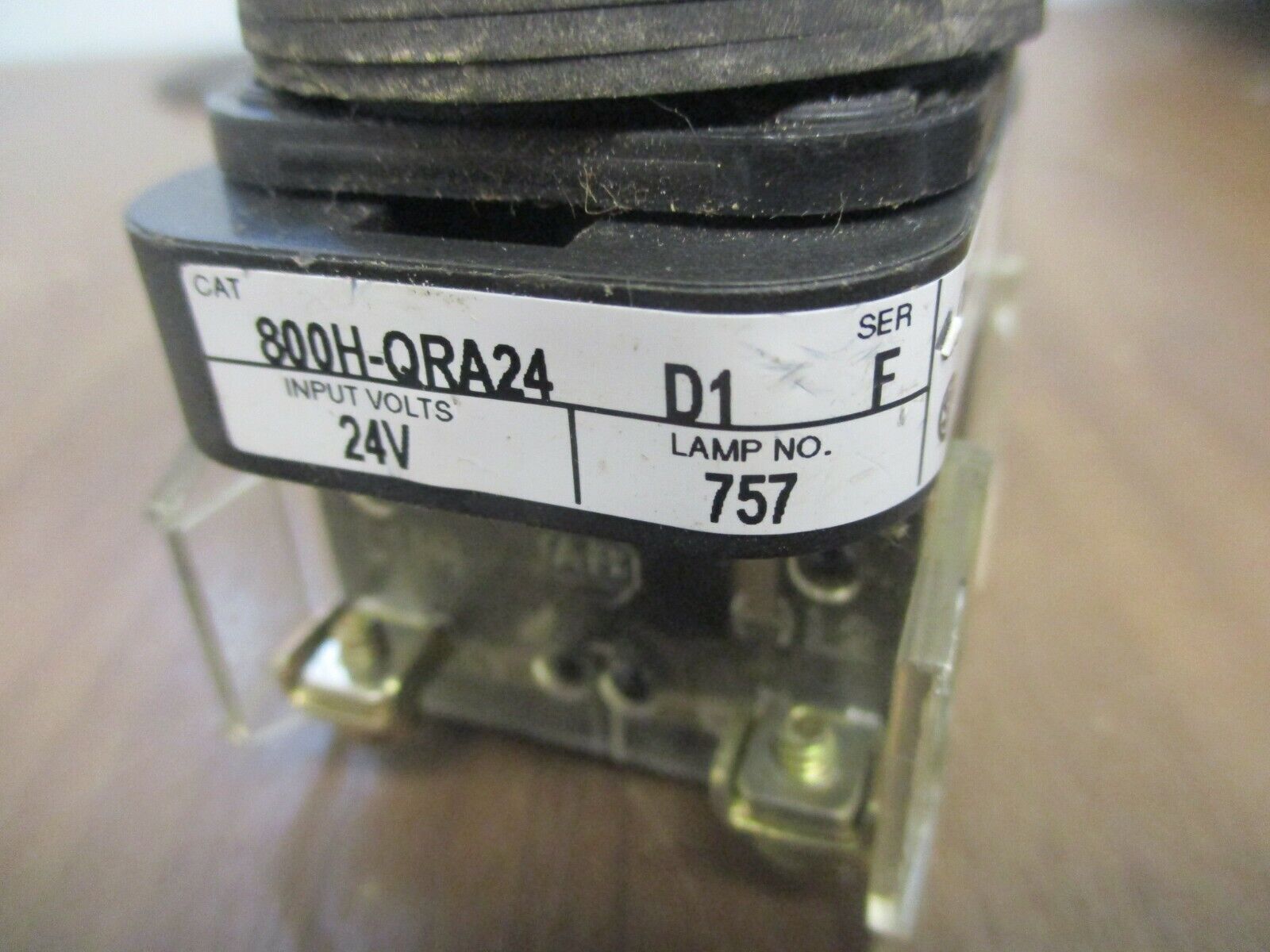 Allen-Bradley Illuminated Push Button 800H-QRA24 D1 Ser. F Type 4,4X,13 24V Used