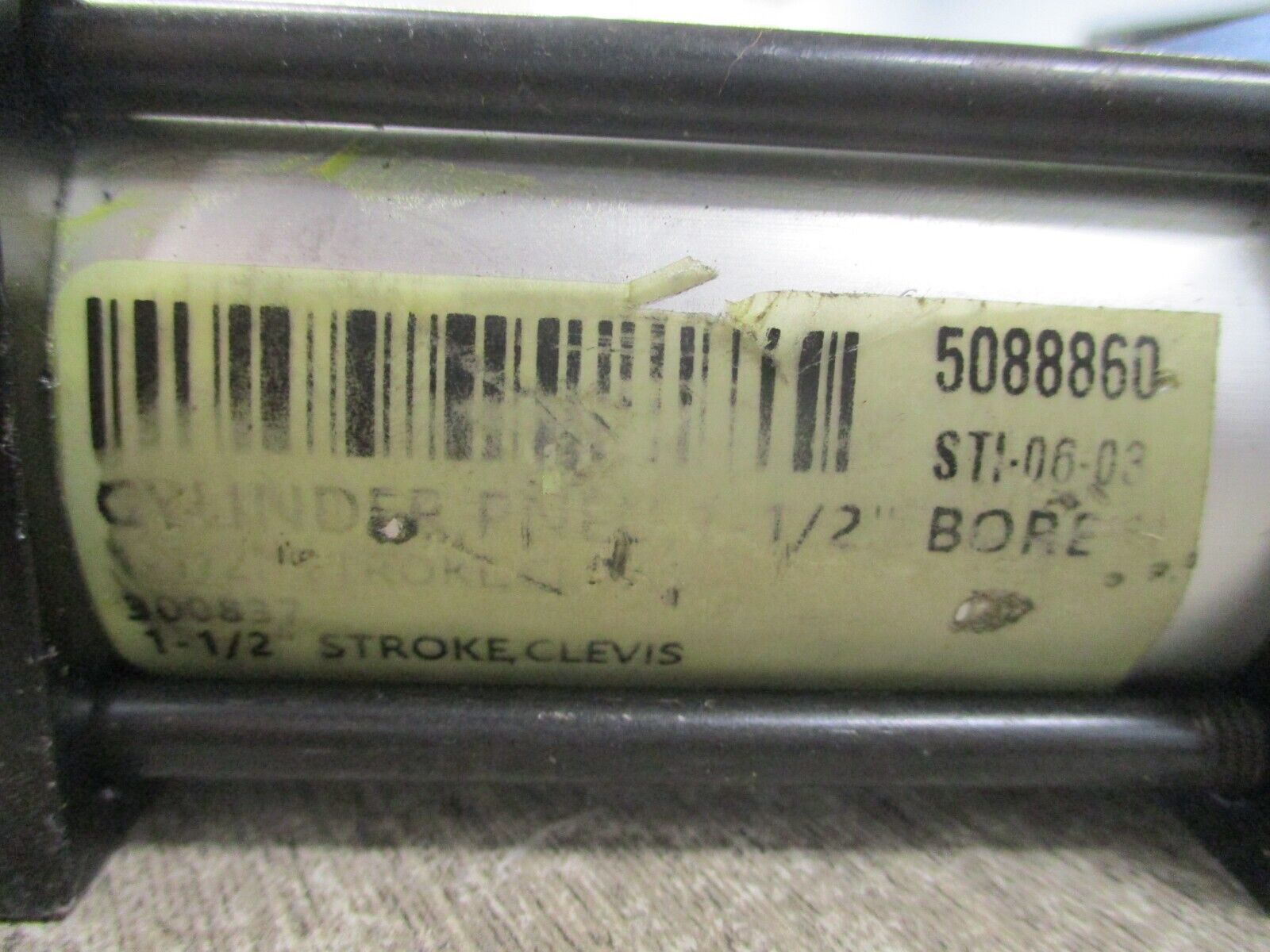 Bimba Pneumatic Air Cylinder CYL-9459508 250 PSI Bore/Stroke : 1.5x1.5 Used