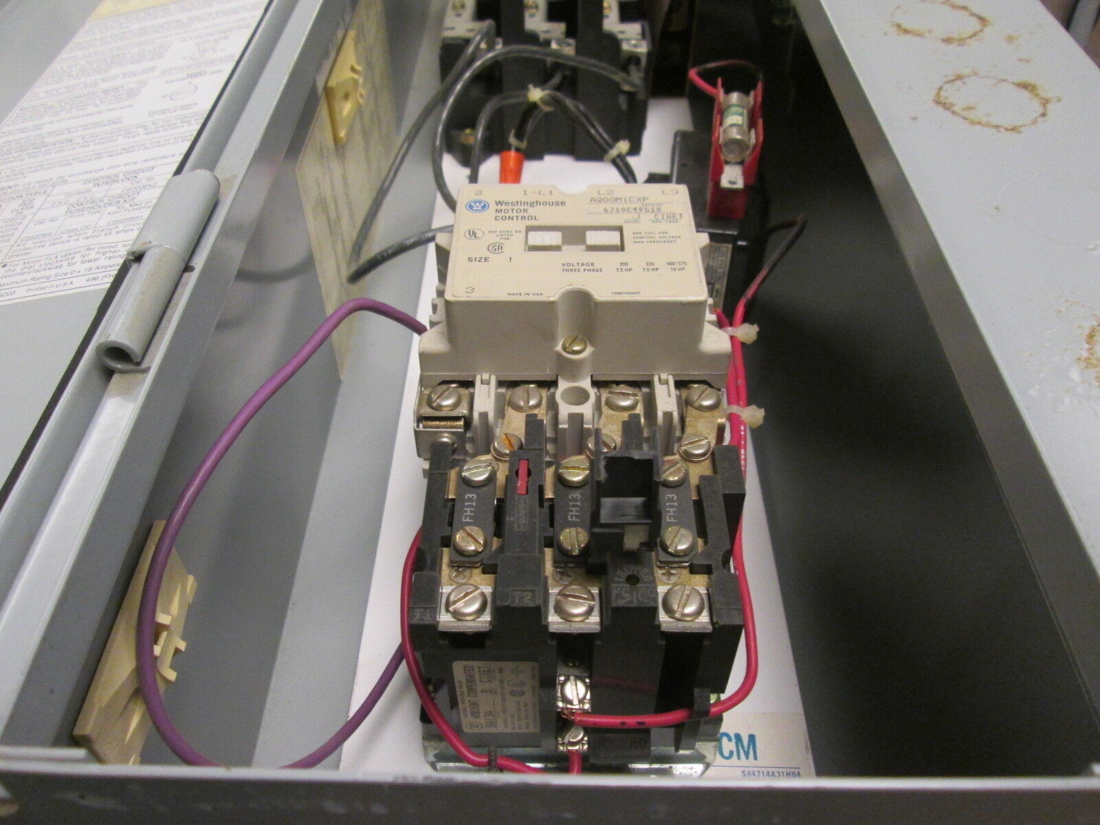 Cutler-Hammer Non-Fusible Size 1 Combination ECN1801BQA 120V Coil 3Ph 3P Used