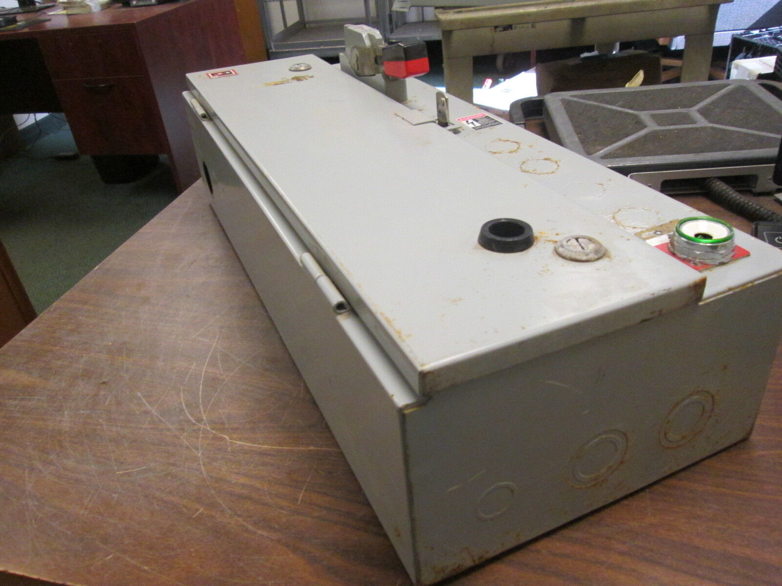 Cutler-Hammer Non-Fusible Size 1 Combination ECN1801BQA 120V Coil 3Ph 3P Used