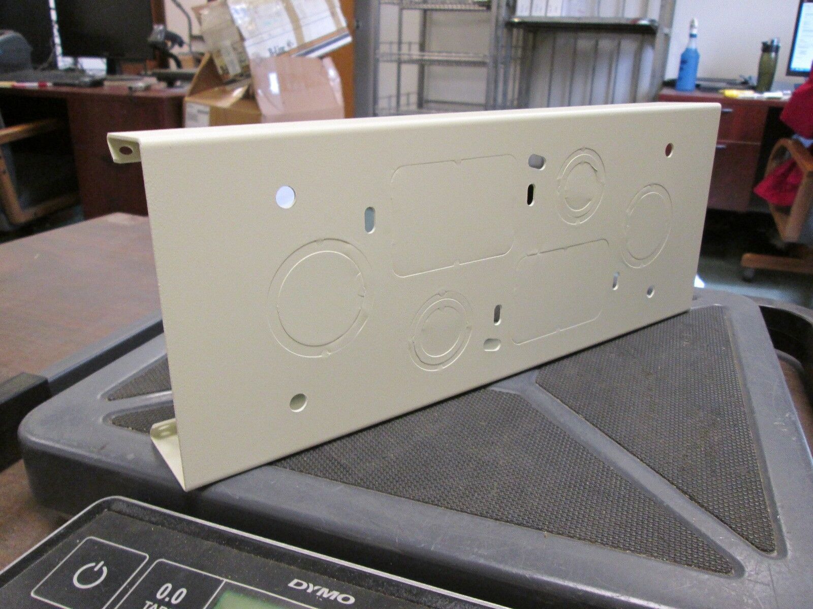 Wiremold Wall Box Connector V4014A Ivory New Surplus