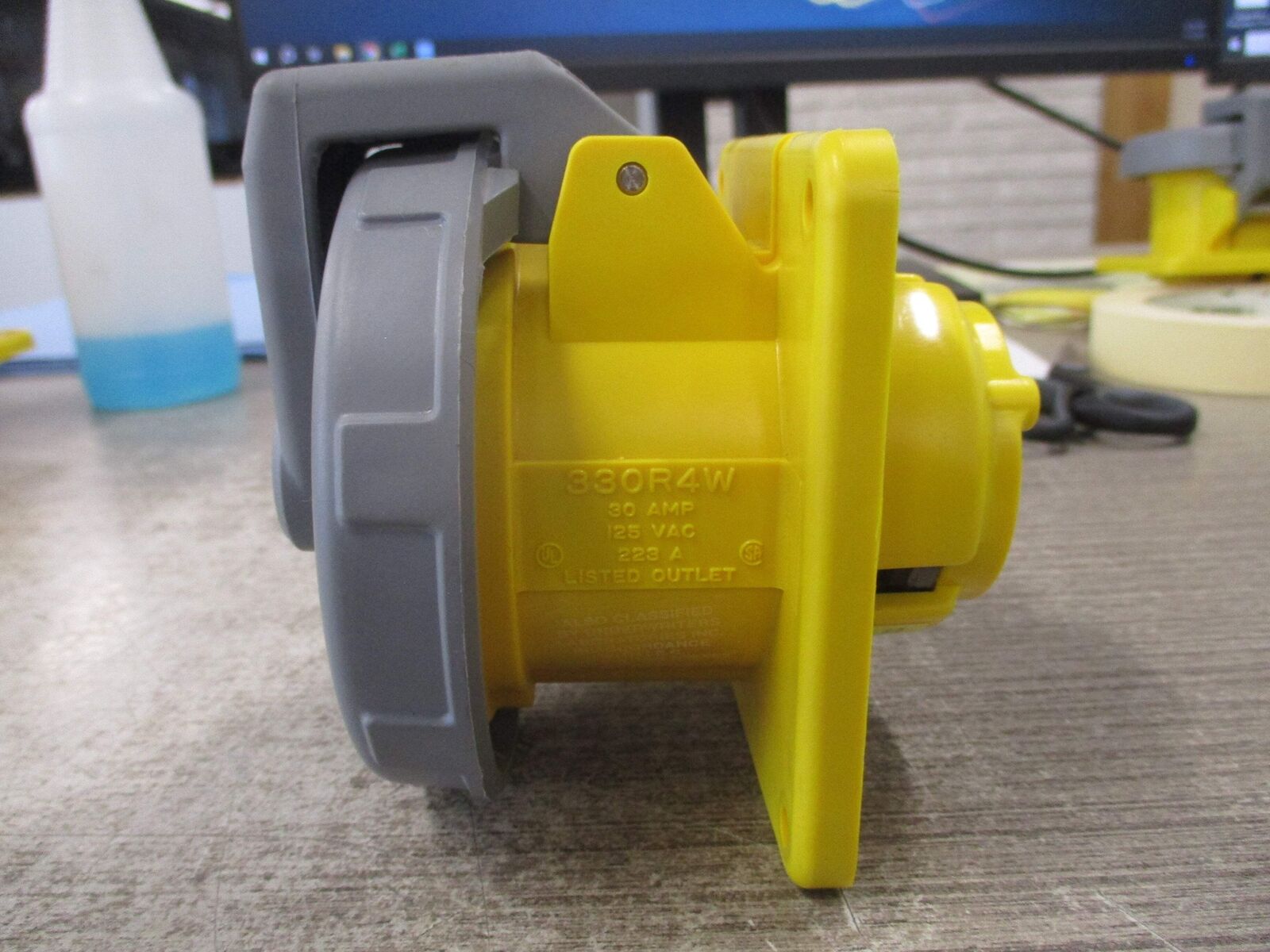 Hubbell Receptacle 330R4W 30A 125V Used