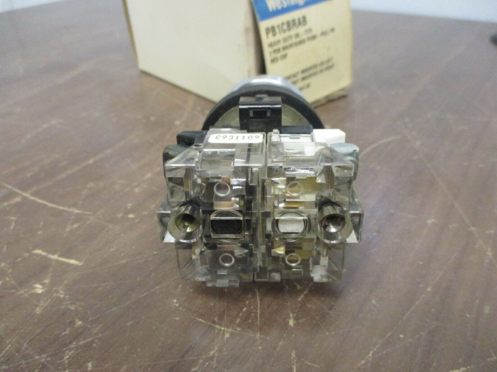 Westinghouse Oil-Tite 2-Position Maintained Push Button PB1CBRAB Red Cap