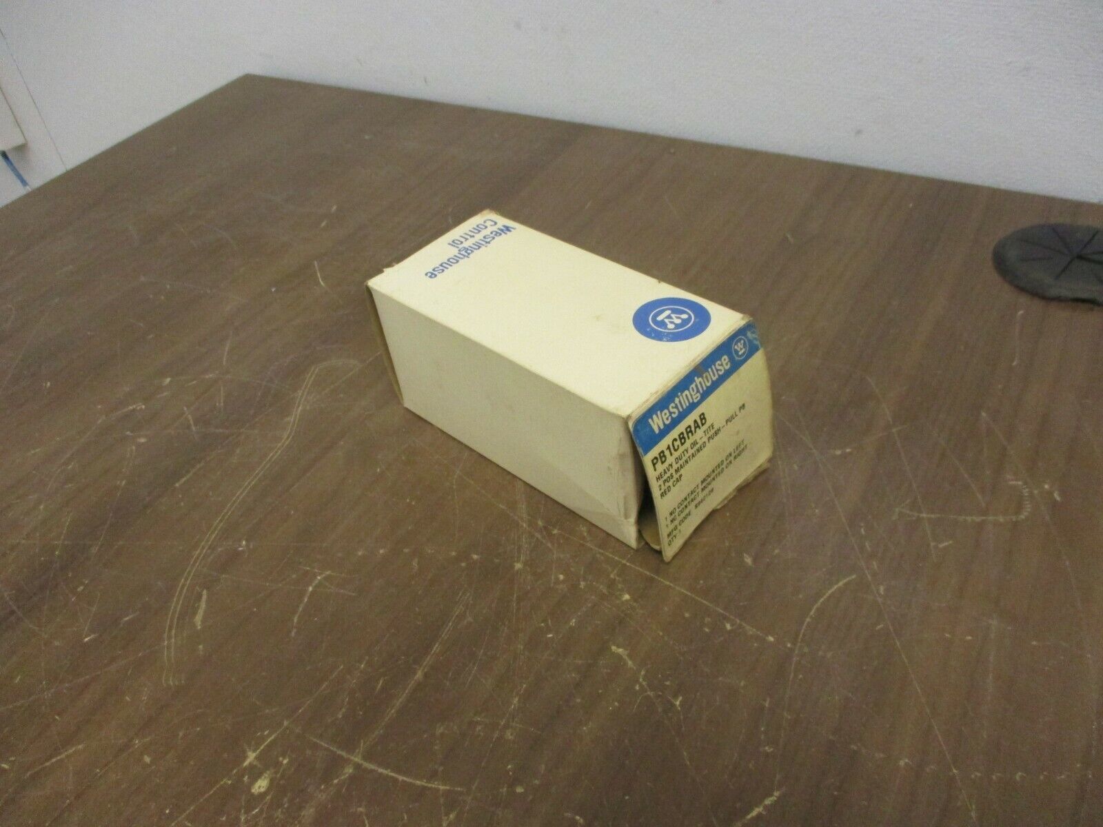 Westinghouse Oil-Tite 2-Position Maintained Push Button PB1CBRAB Red Cap