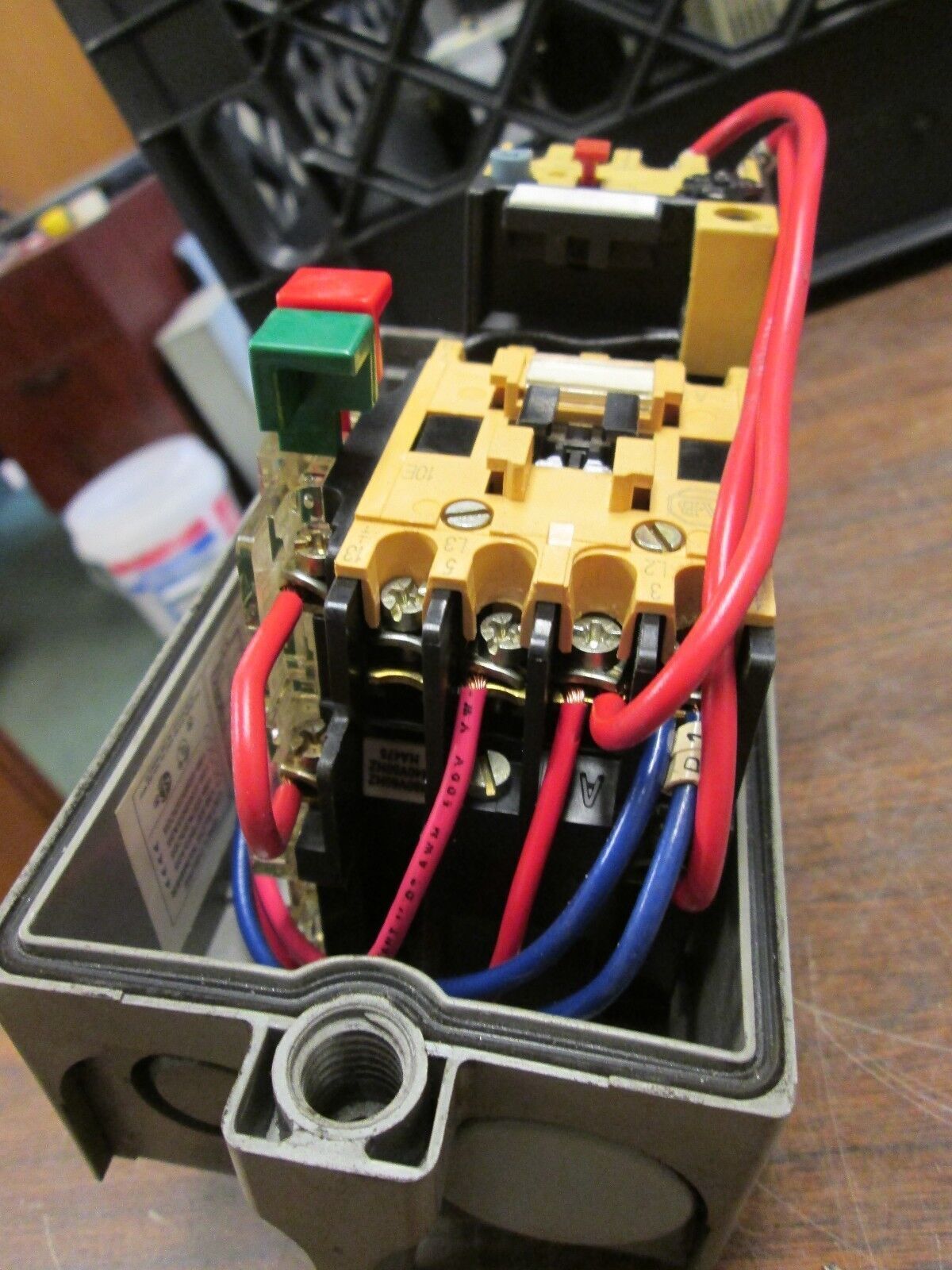 Allen-Bradley Enclosed Contactor 100-A12NB13 Solid State Overload 480V Coil Used