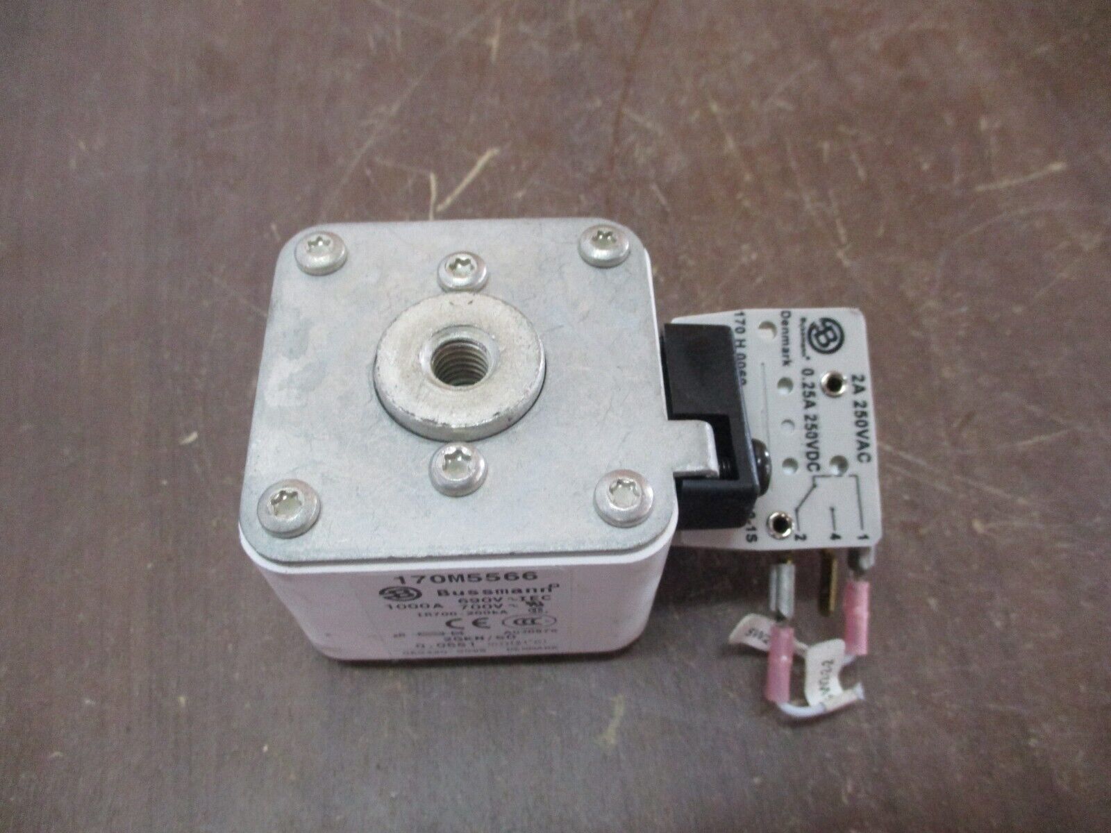 Bussmann Fuse 170M5566 700V 1000A Used