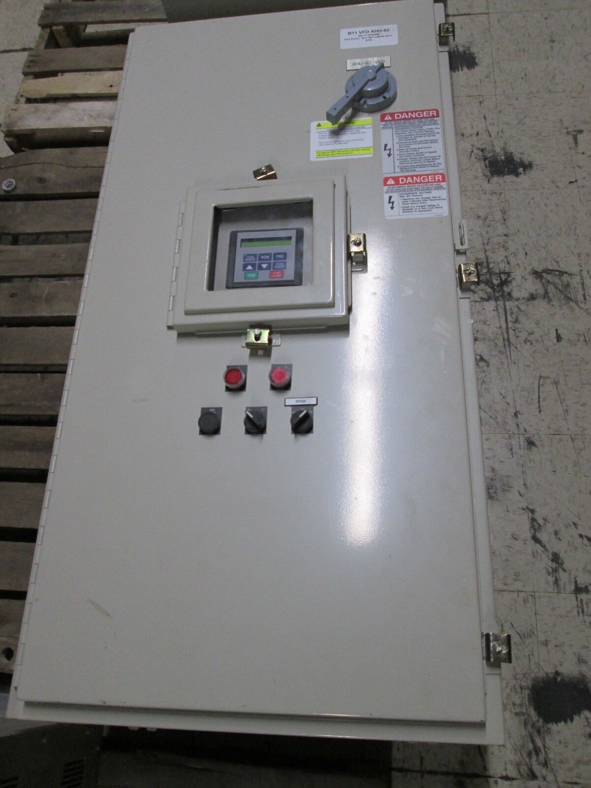 Toshiba H3 Nema 12 AC Drive VT130H3U4110 H34110AFNC-2 10HP Used