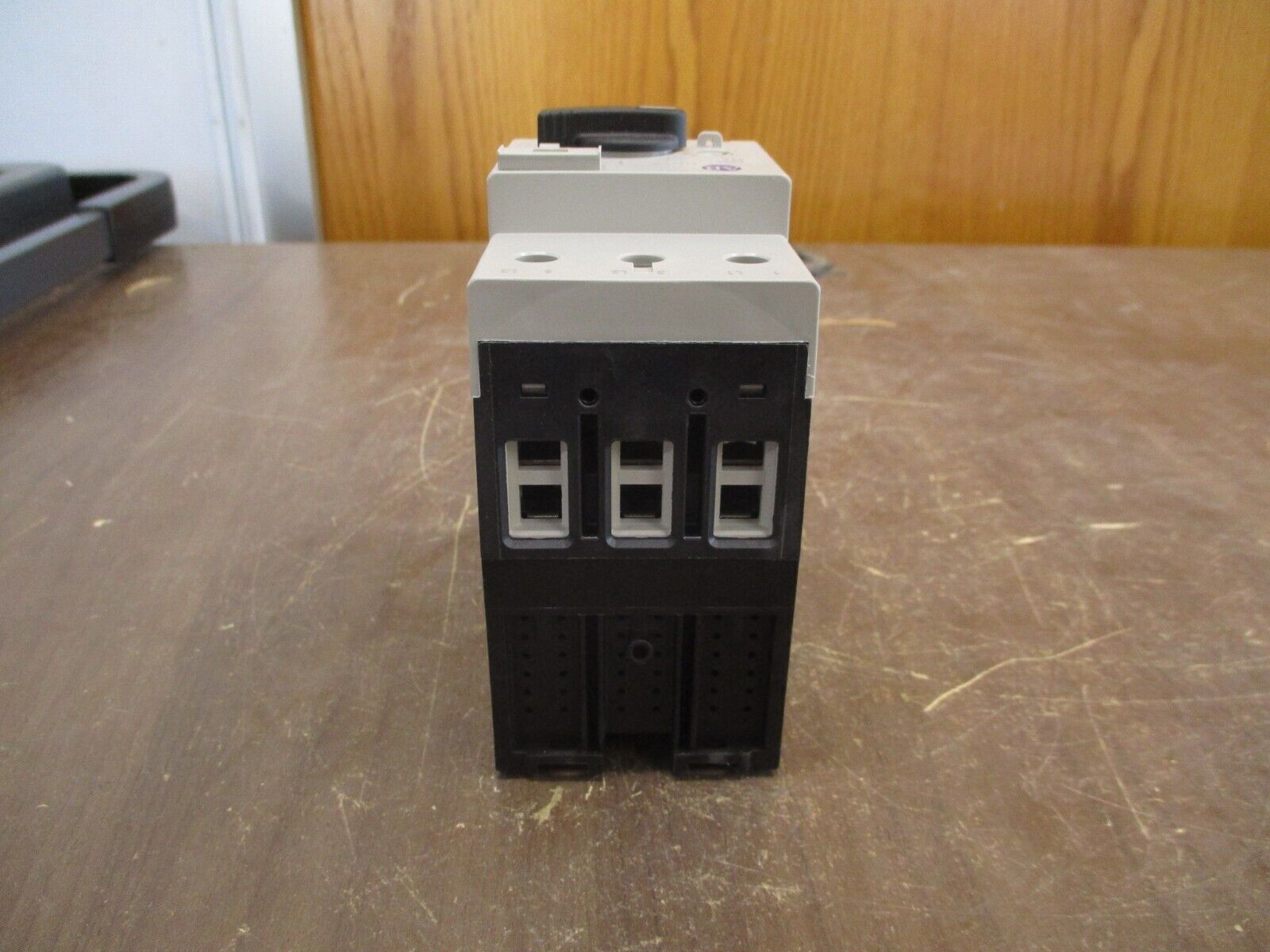 Allen-Bradley Motor Protector 140M-F8E-C32 Ser. C Trip: 23-32A New Surplus