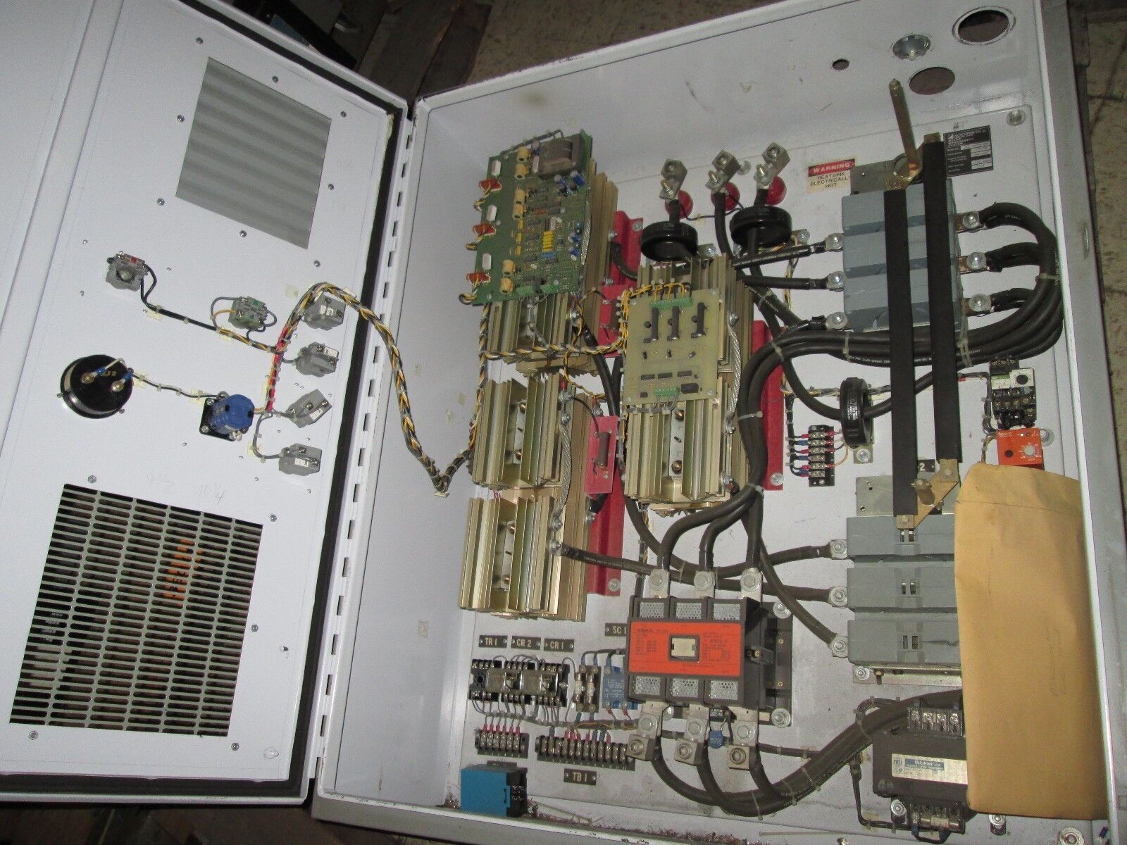 Motortrovics AC Drive w/ Bypass LS2-48150-NX5 150HP Used