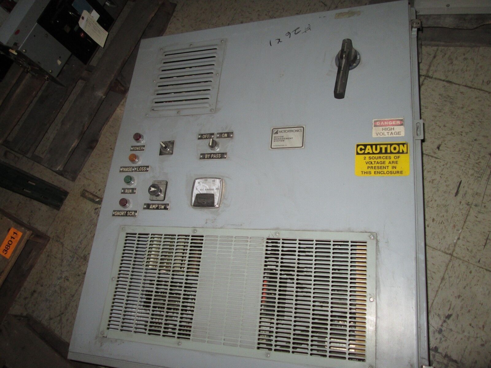 Motortrovics AC Drive w/ Bypass LS2-48150-NX5 150HP Used