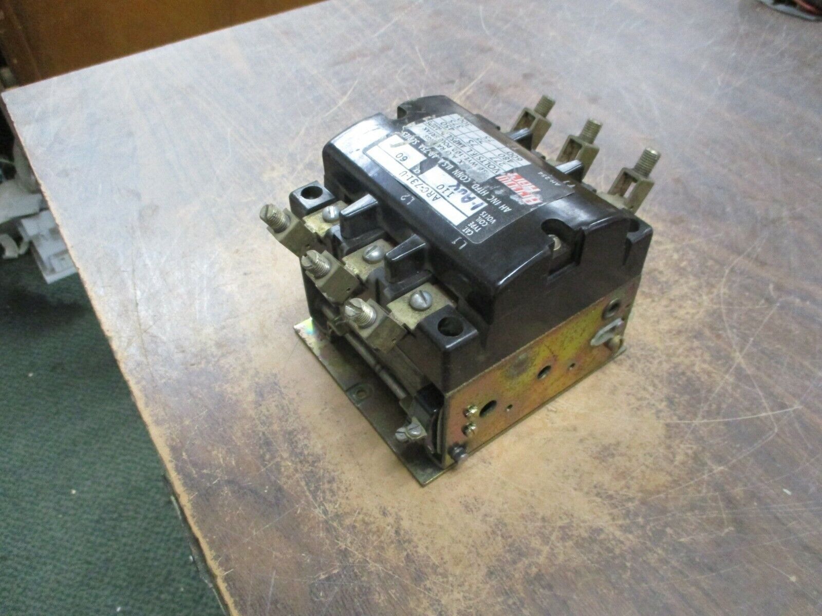 Arrow Hart Contactor ARC-731-U 110V Coil 75A 277-600V Used