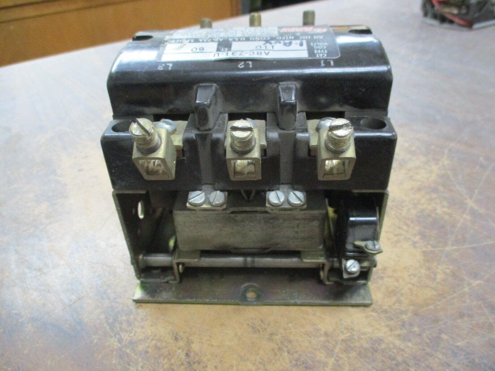 Arrow Hart Contactor ARC-731-U 110V Coil 75A 277-600V Used