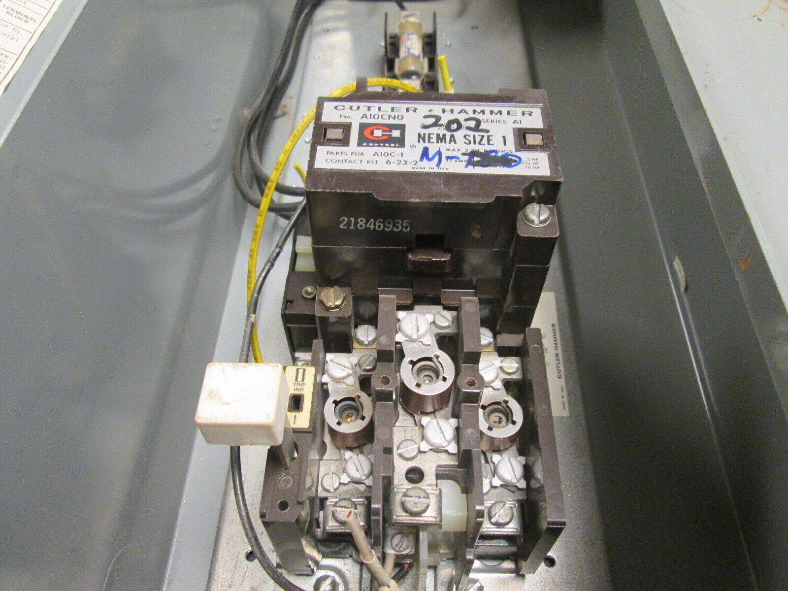 Cutler-Hammer Breaker Size 1 Combination A40CGT0-1 120V Coil 27A Used