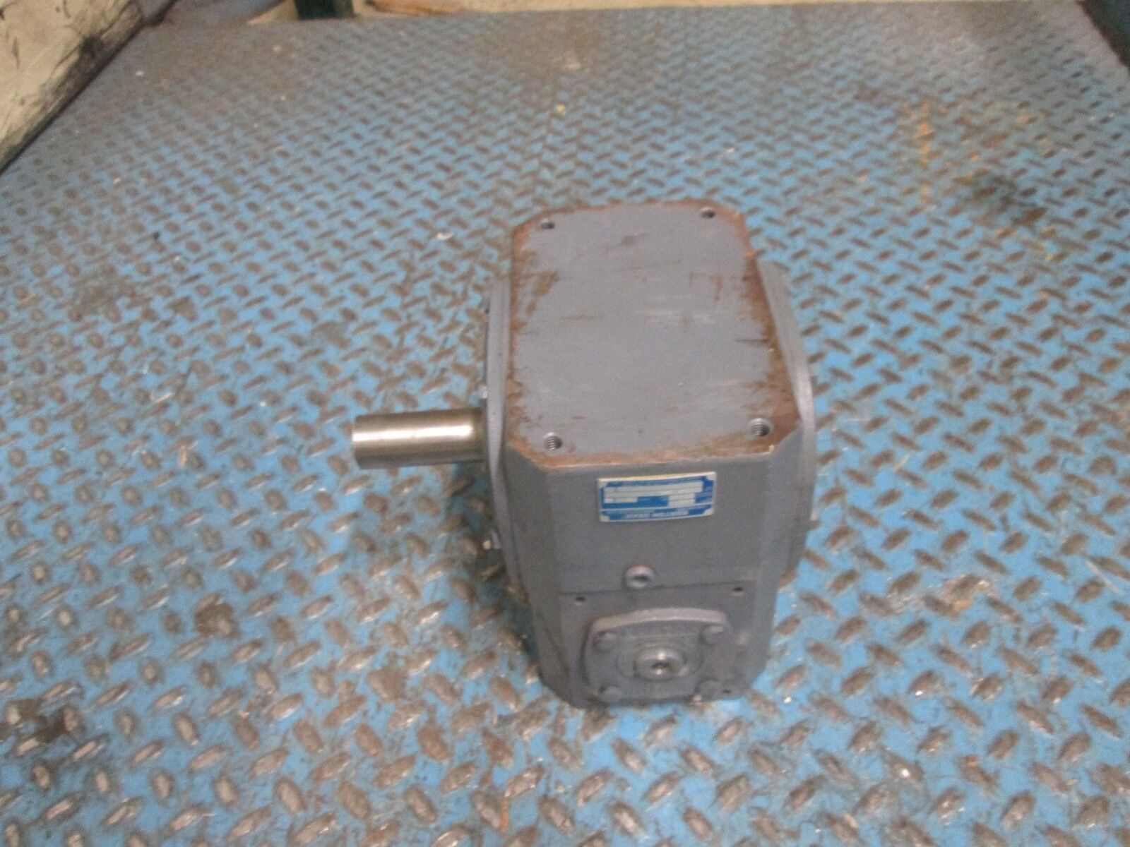 Boston Gear Reducer 732-15-G Ratio 15:1 3.59 HP IN 1688 IN-LB Torque Out Used
