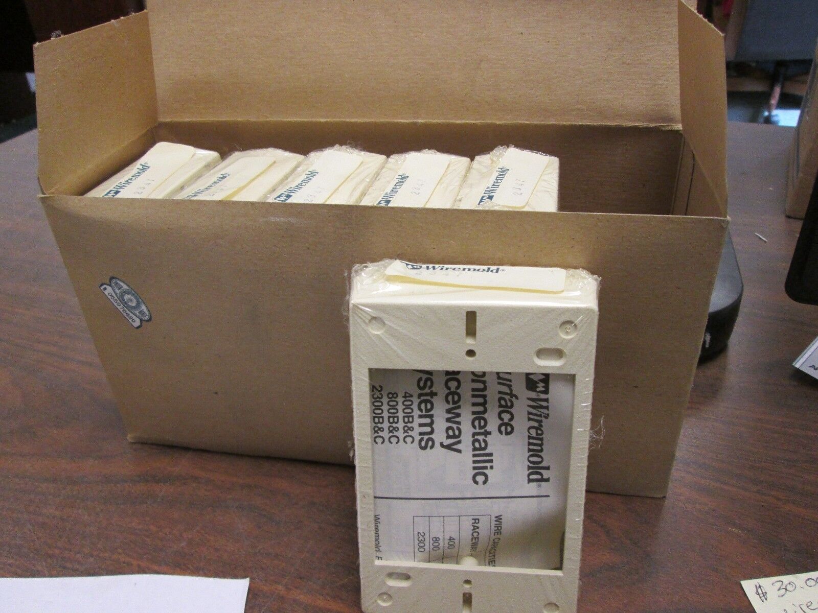 Wiremold Shallow Device Box 2347 *Lot of 6* New Surplus