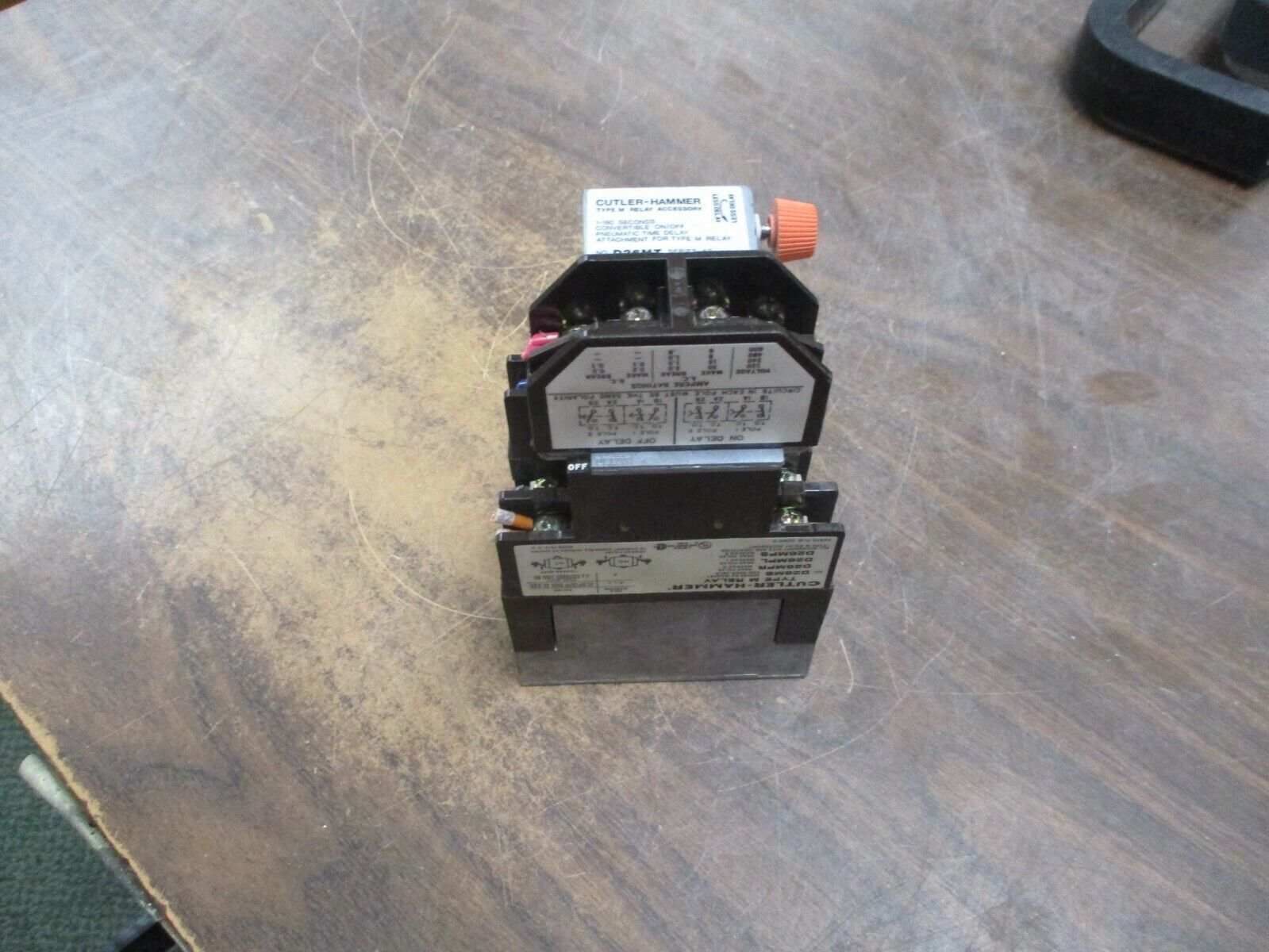 Cutler-Hammer Time Delay Relay D26MT Delay: .1-180sec 120V Coil Used