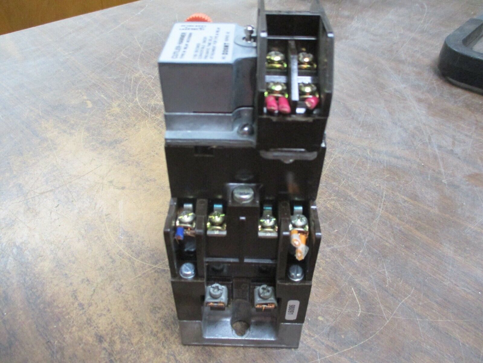 Cutler-Hammer Time Delay Relay D26MT Delay: .1-180sec 120V Coil Used