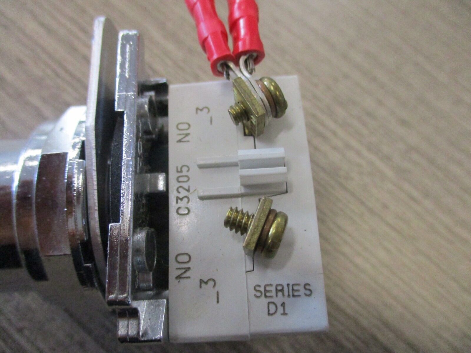 Cutler-Hammer Test Push Buttton 10250T/91000T Blue used