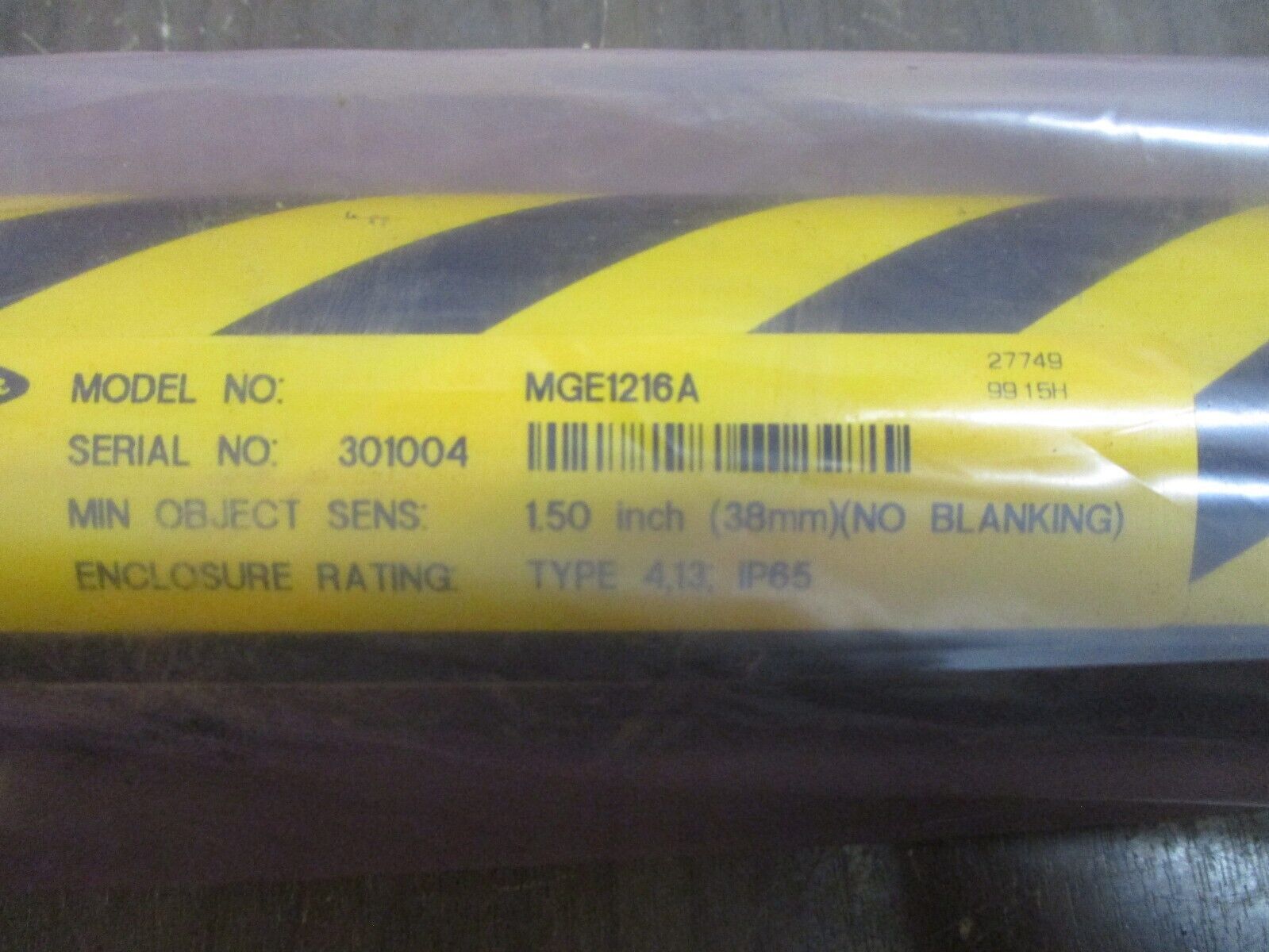 Banner Light Curtain Emitter MGE1216A Min. Object Sens.: 1.5" *No Box*