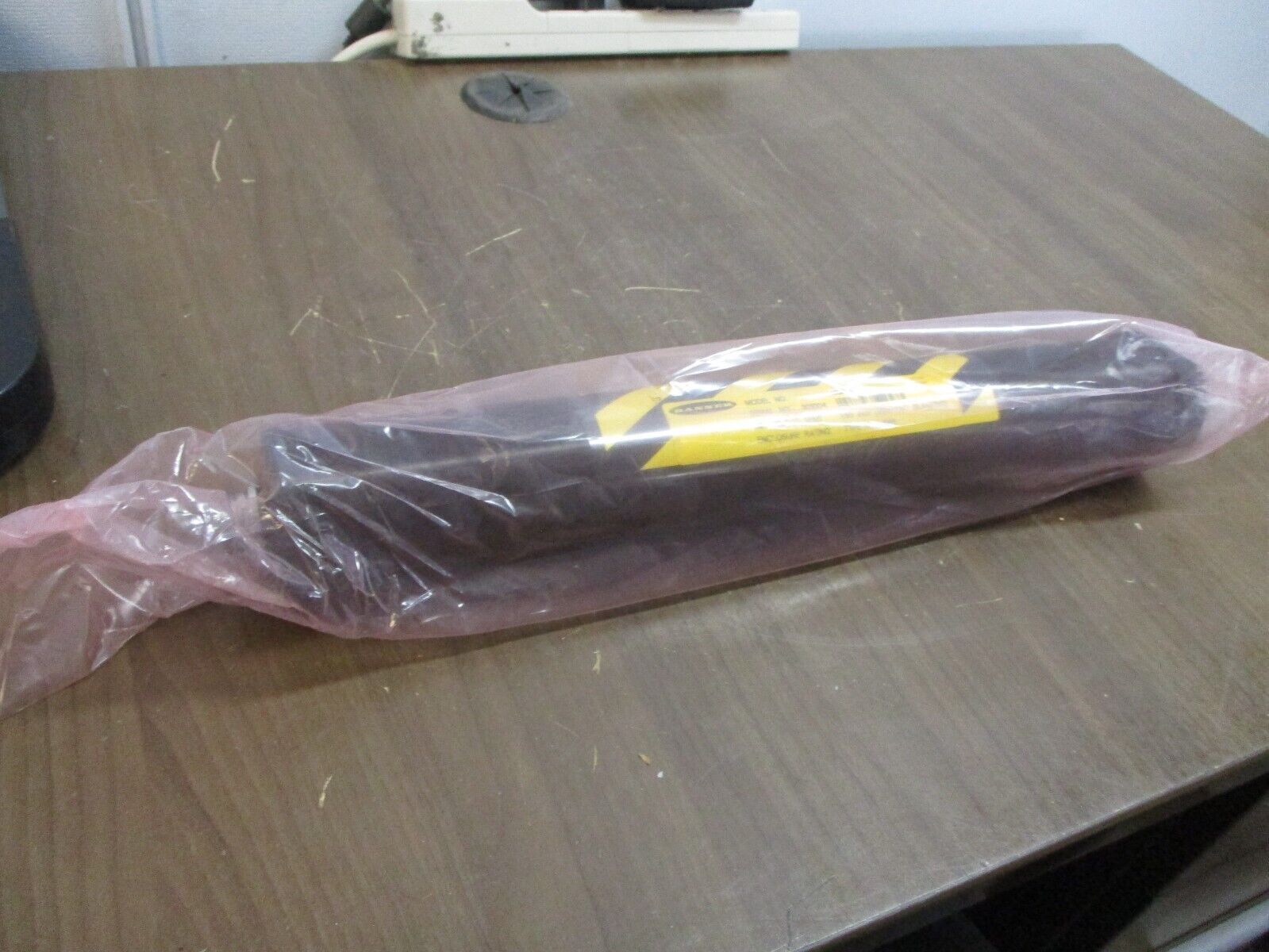 Banner Light Curtain Emitter MGE1216A Min. Object Sens.: 1.5" *No Box*