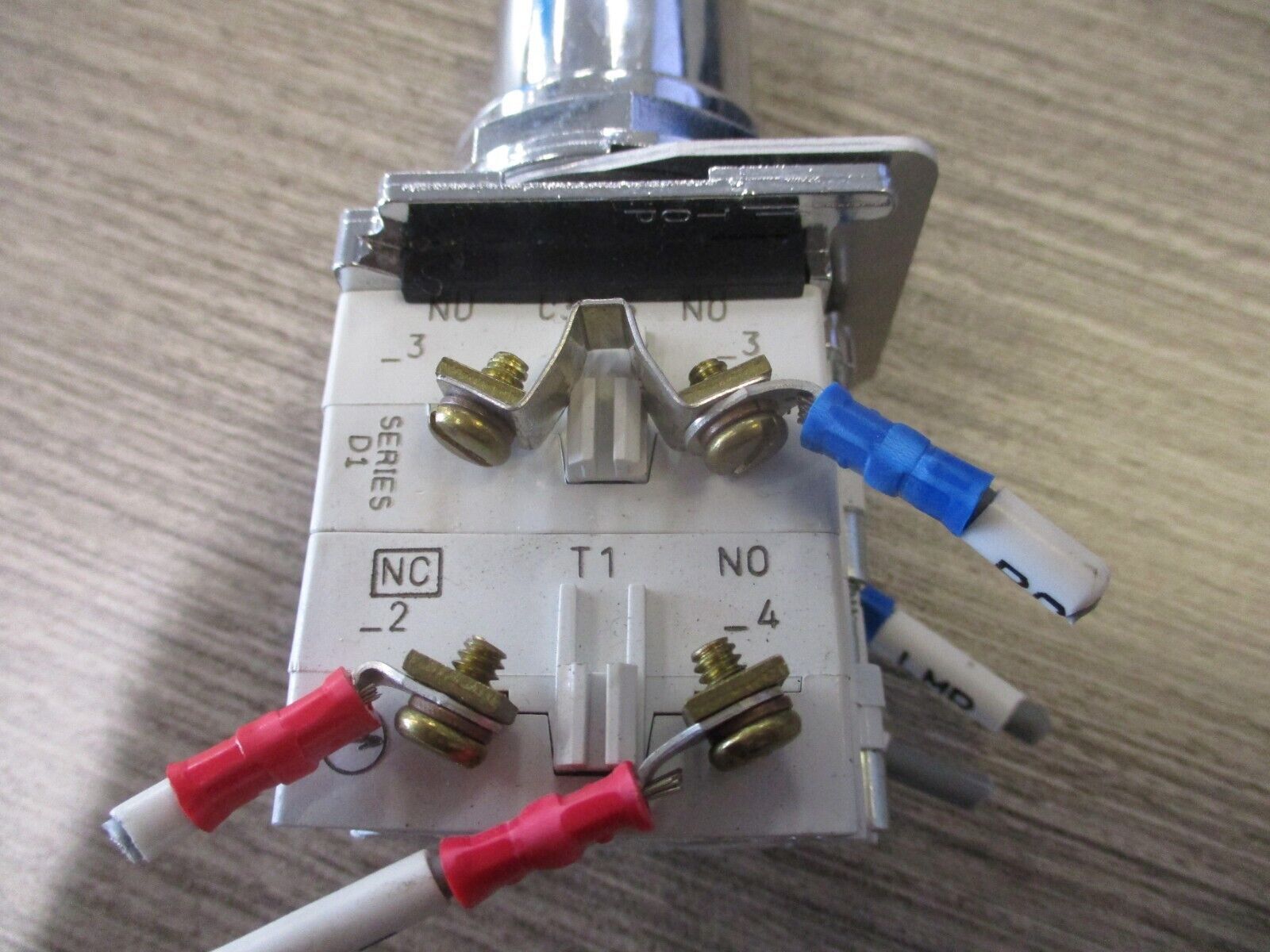 Cutler-Hammer key on/off switch 10250T/91000T used