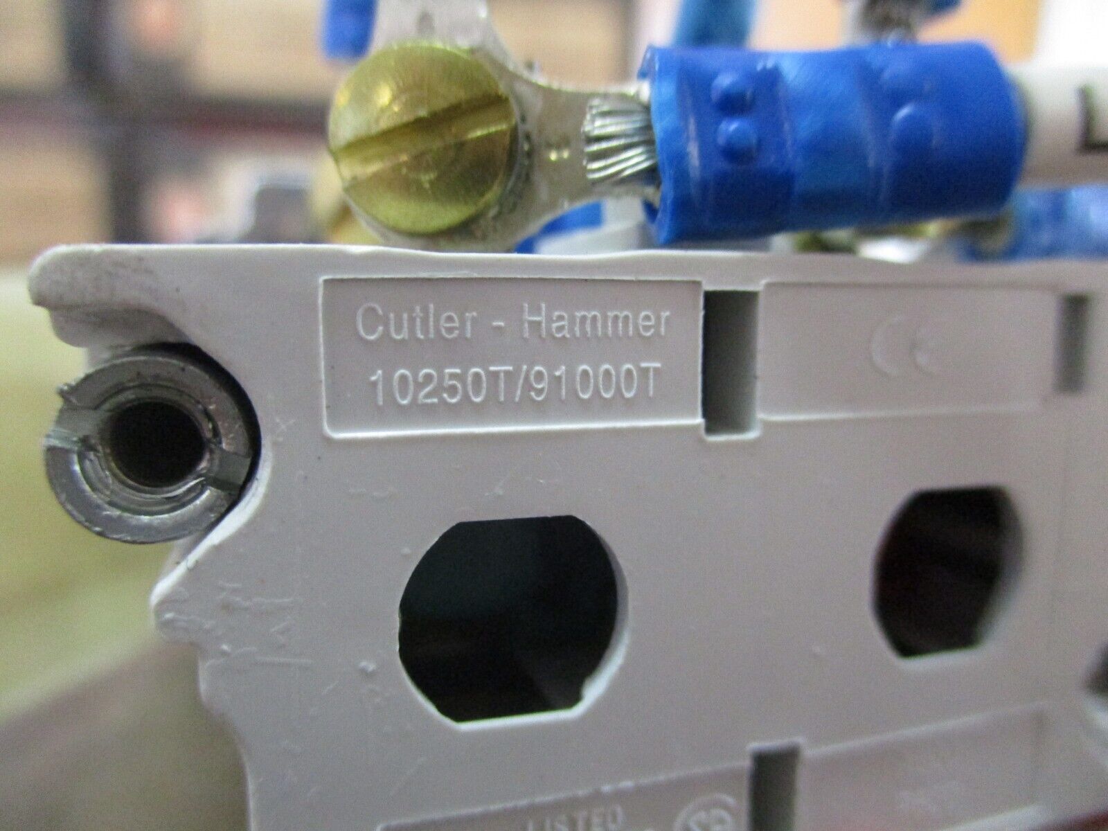 Cutler-Hammer key on/off switch 10250T/91000T used