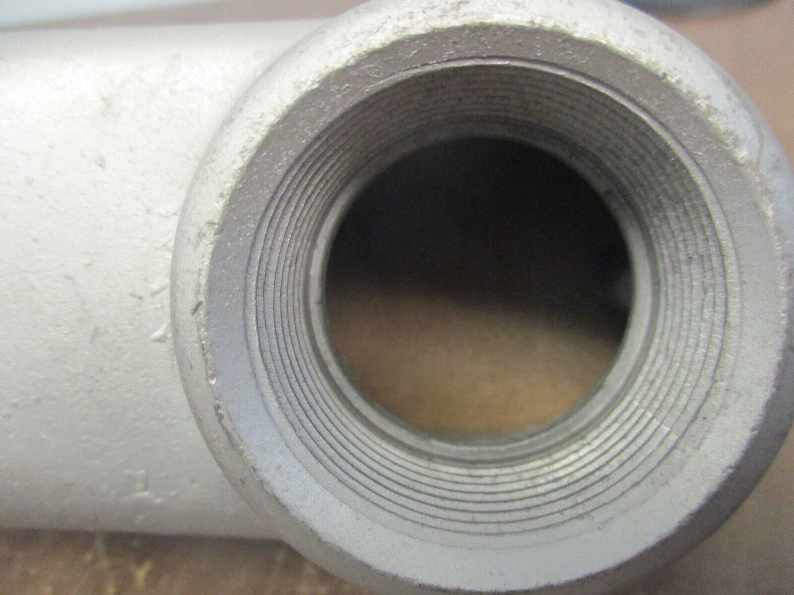 Red Dot Aluminum Conduit Body SLB-XL 1-1/4" Used