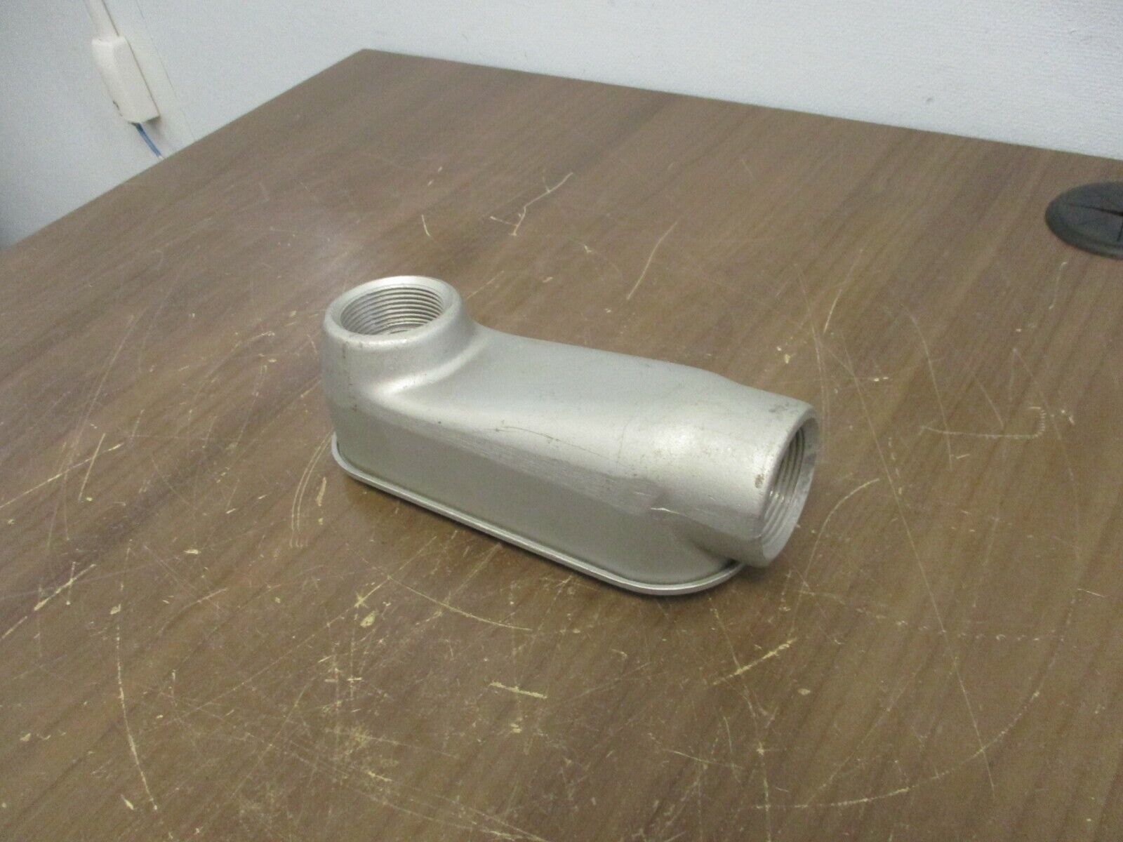Red Dot Aluminum Conduit Body SLB-XL 1-1/4" Used