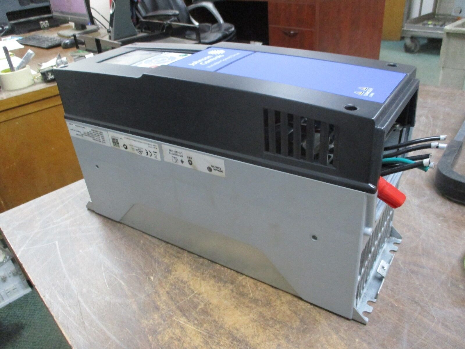 Johnson Controls AC Drive VS031410B-00000 20HP 3Ph Used