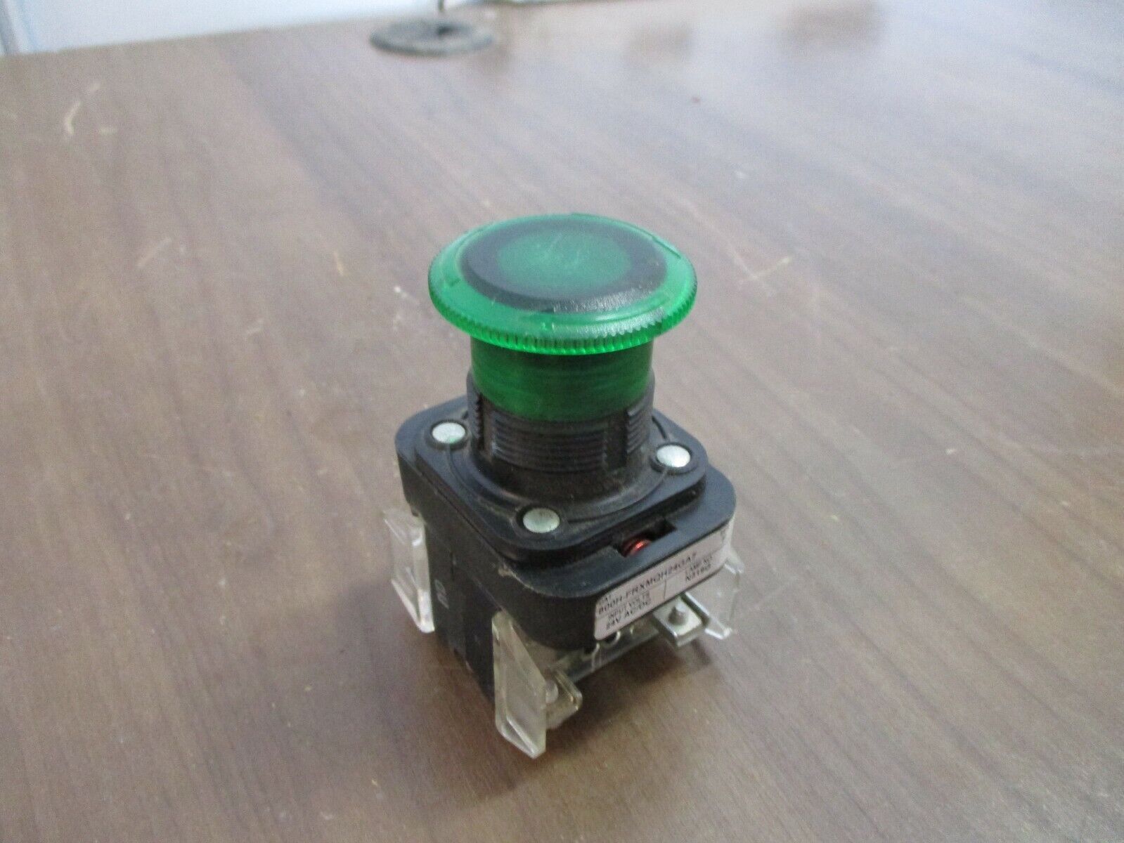 Allen-Bradley Illuminated Push Button 800H-FRXMQH24GA7 Ser. F 24V Type 4, 4X, 13