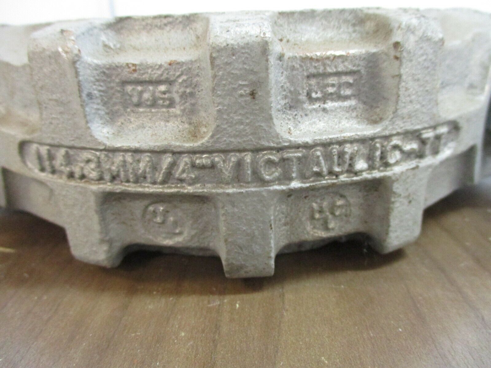 Victaulic Pipe Coupling 4/114.3-77 4" Pipe Used