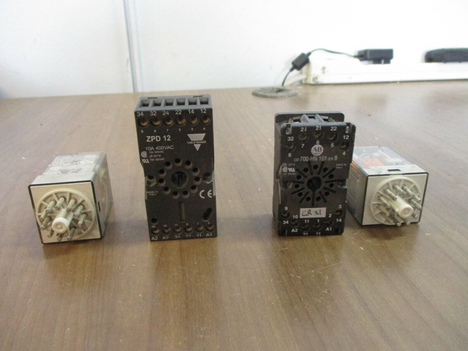 Allen-Bradley Relay 700-HA33A1-4 Ser. D 120V w/ Base *Lot of 2* Used