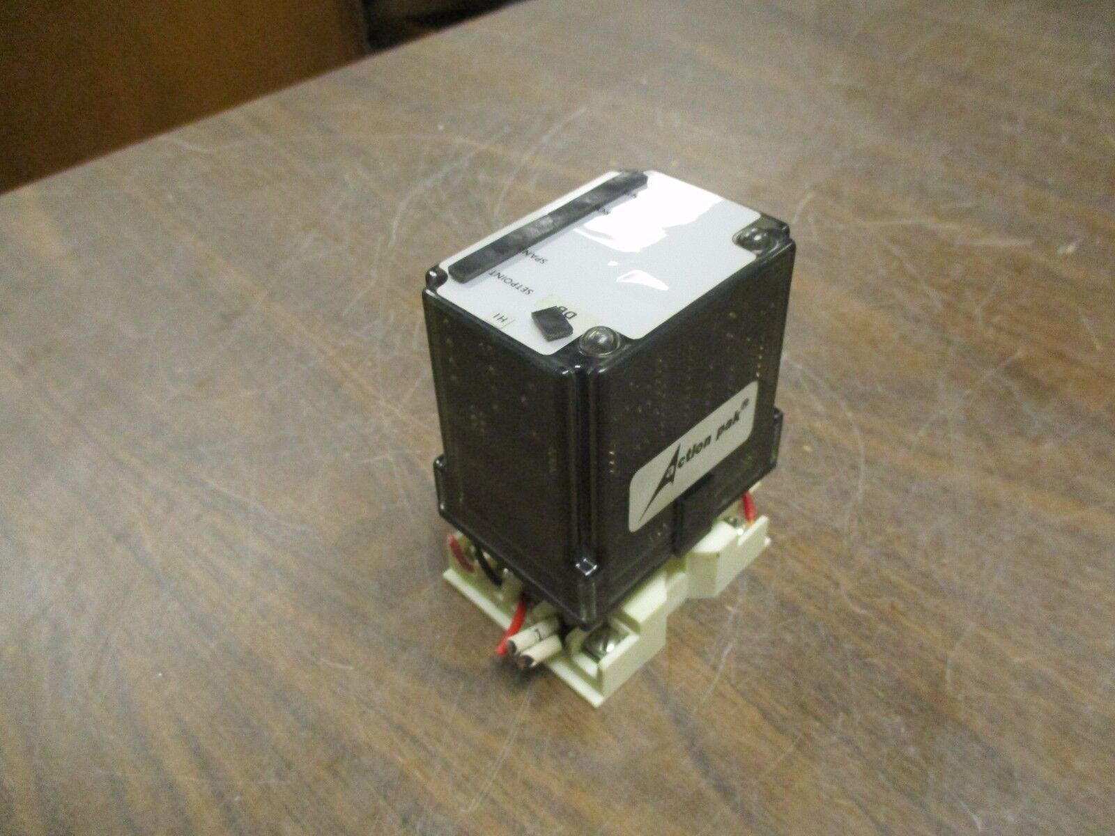 Action Instruments Signal Conditioner 1020-6016 120VAC Power, 4-20mA DC In, Used