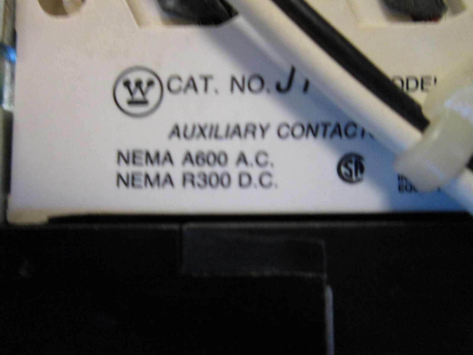 Challenger Size 1 Contactor 4104CU13M01 30 A 600 V 120 V coil 3 Pole Used