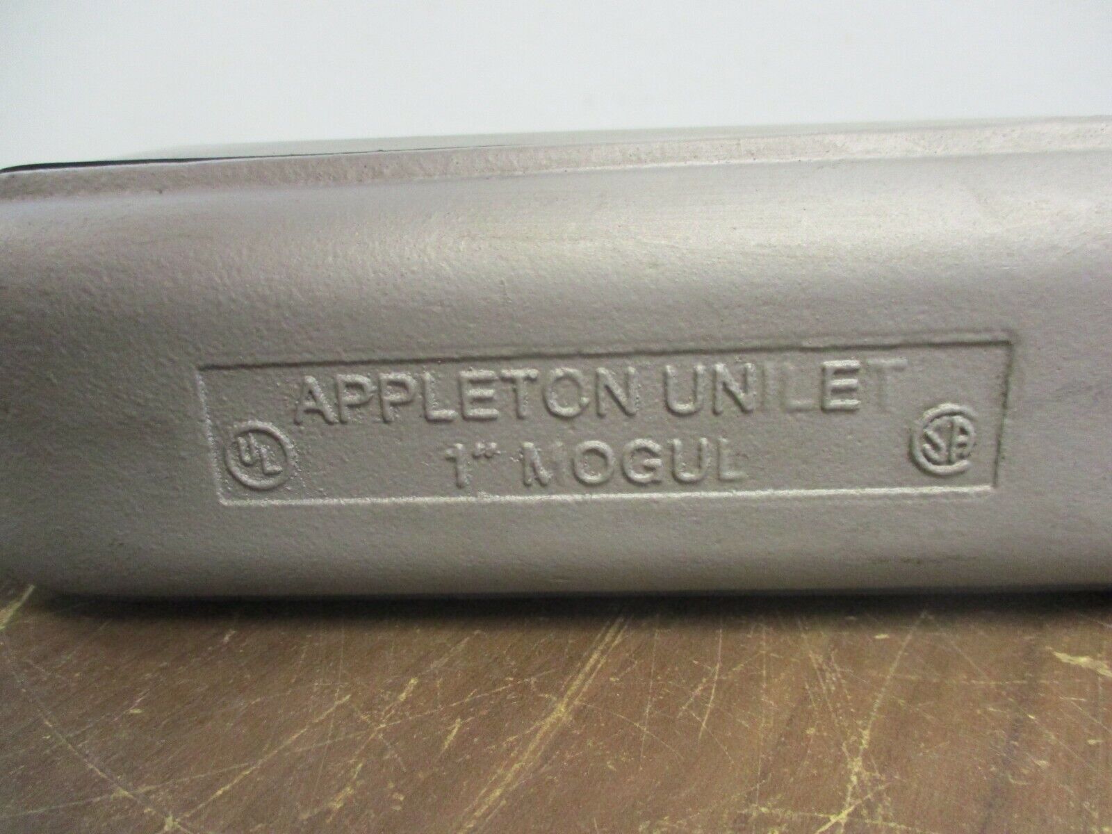 Appleton Unilet Conduit Body BC-100-M Mogul Size: 1" Used