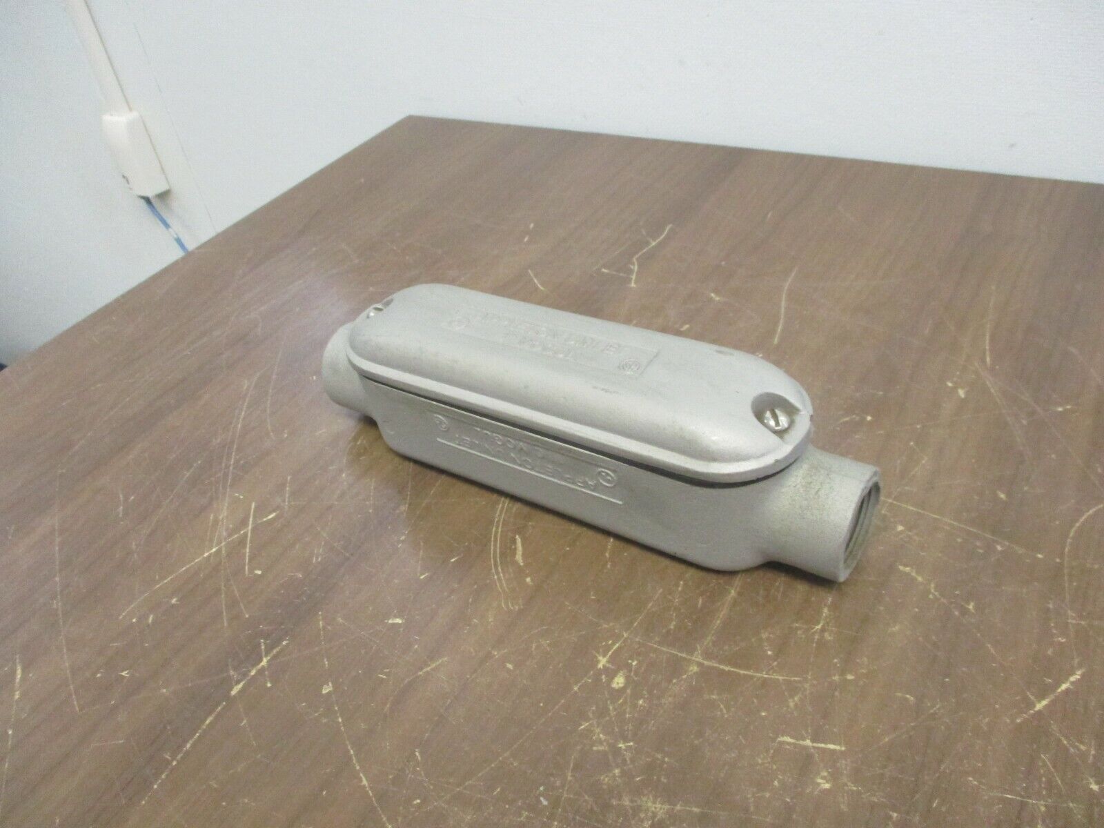 Appleton Unilet Conduit Body BC-100-M Mogul Size: 1" Used