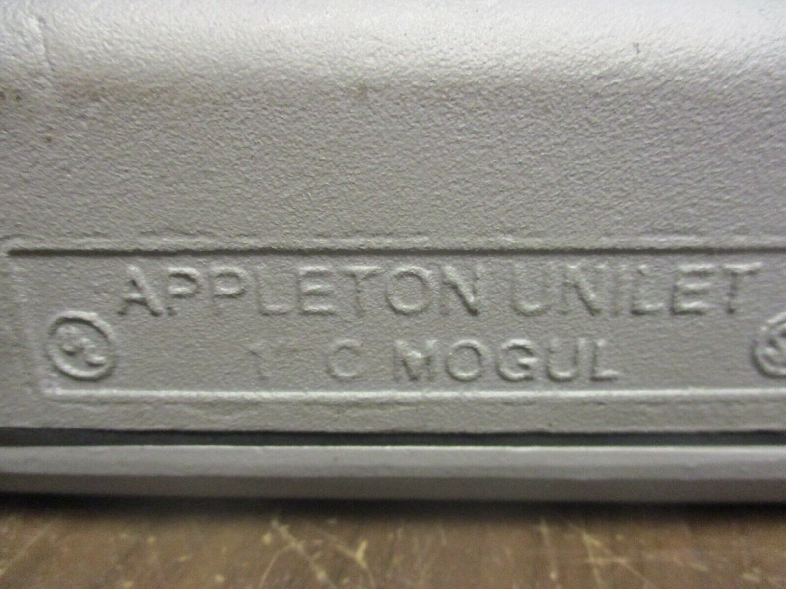 Appleton Unilet Conduit Body BC-100-M Mogul Size: 1" Used