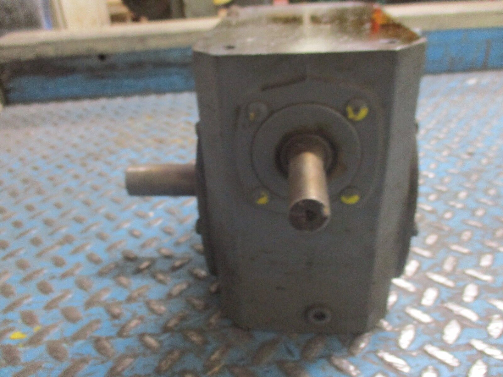 Boston Gear Reducer 332-10-G1 Ratio 10:1 6.44Hp In 2050 In-Lb Torque Out Used