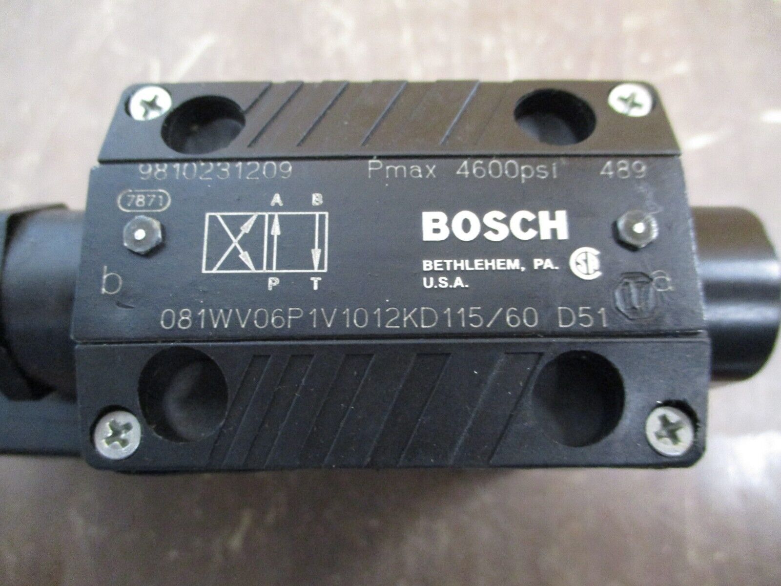 Bosch Directional Control Valve 081WV06P1V1012KD115/60 D51 4600PSI Used