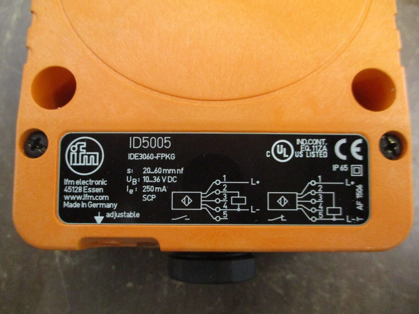 IFM Efector 100 Inductive Sensor ID5005 New Surplus