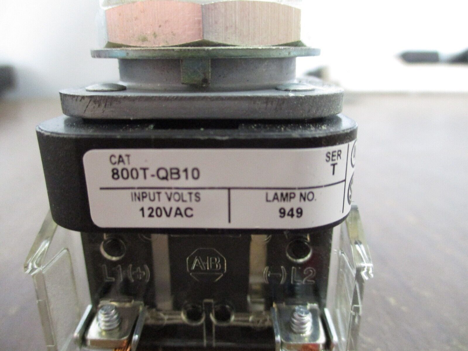 Allen-Bradley Illuminated Push Button 800T-QB10 Ser. T 120V Type 4, 13 Green