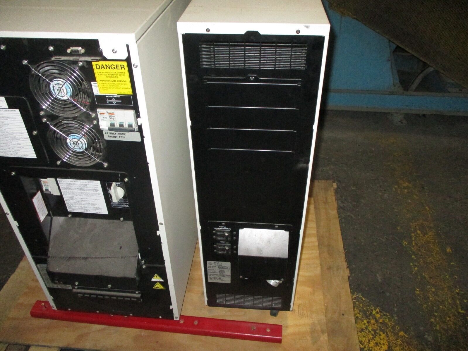 MGE UPS Battery Cabinet 72-153158-02 10kVA Used