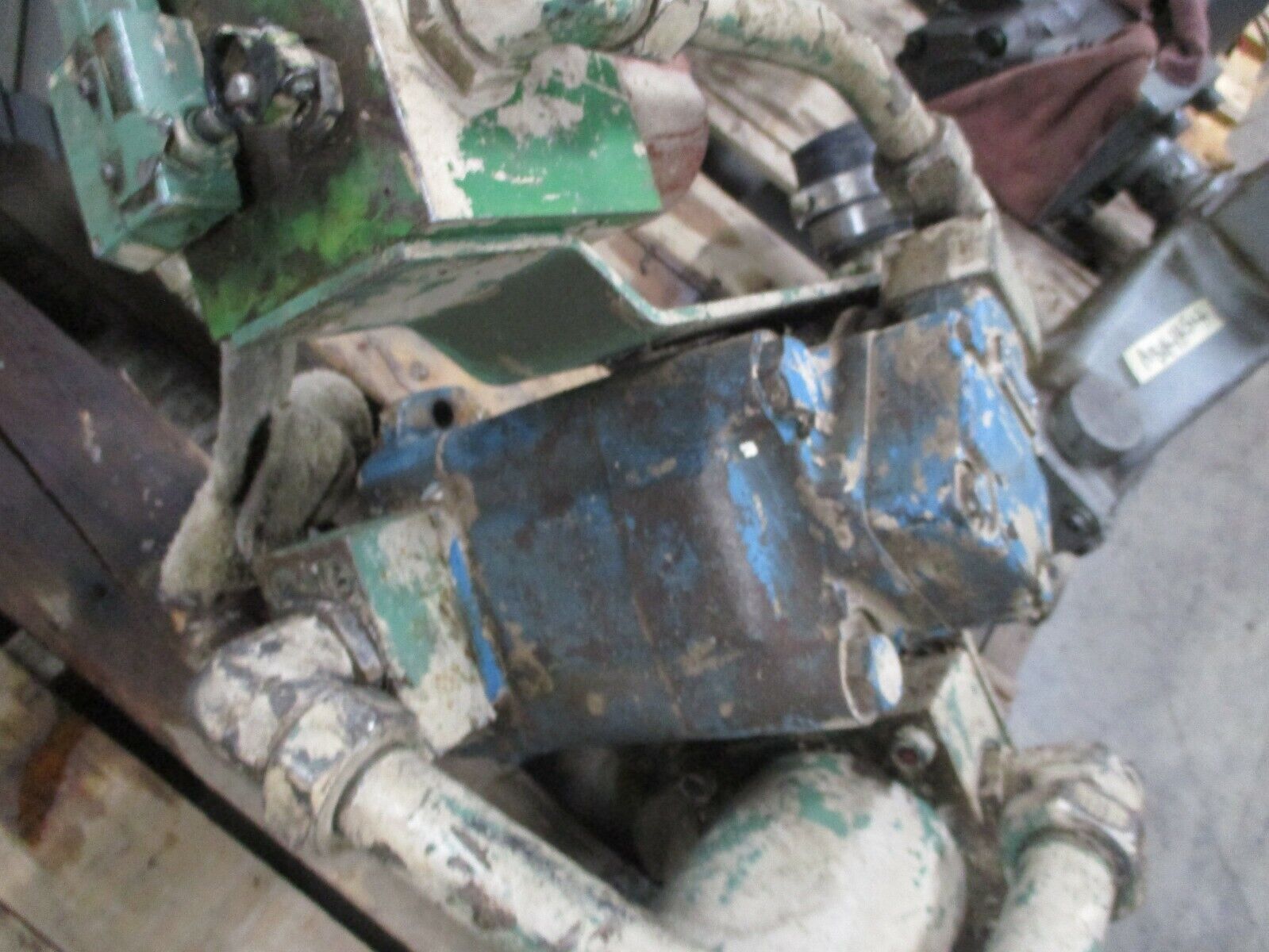 Vickers Vane Pump w/ Filter 4520V 60A 12 Used