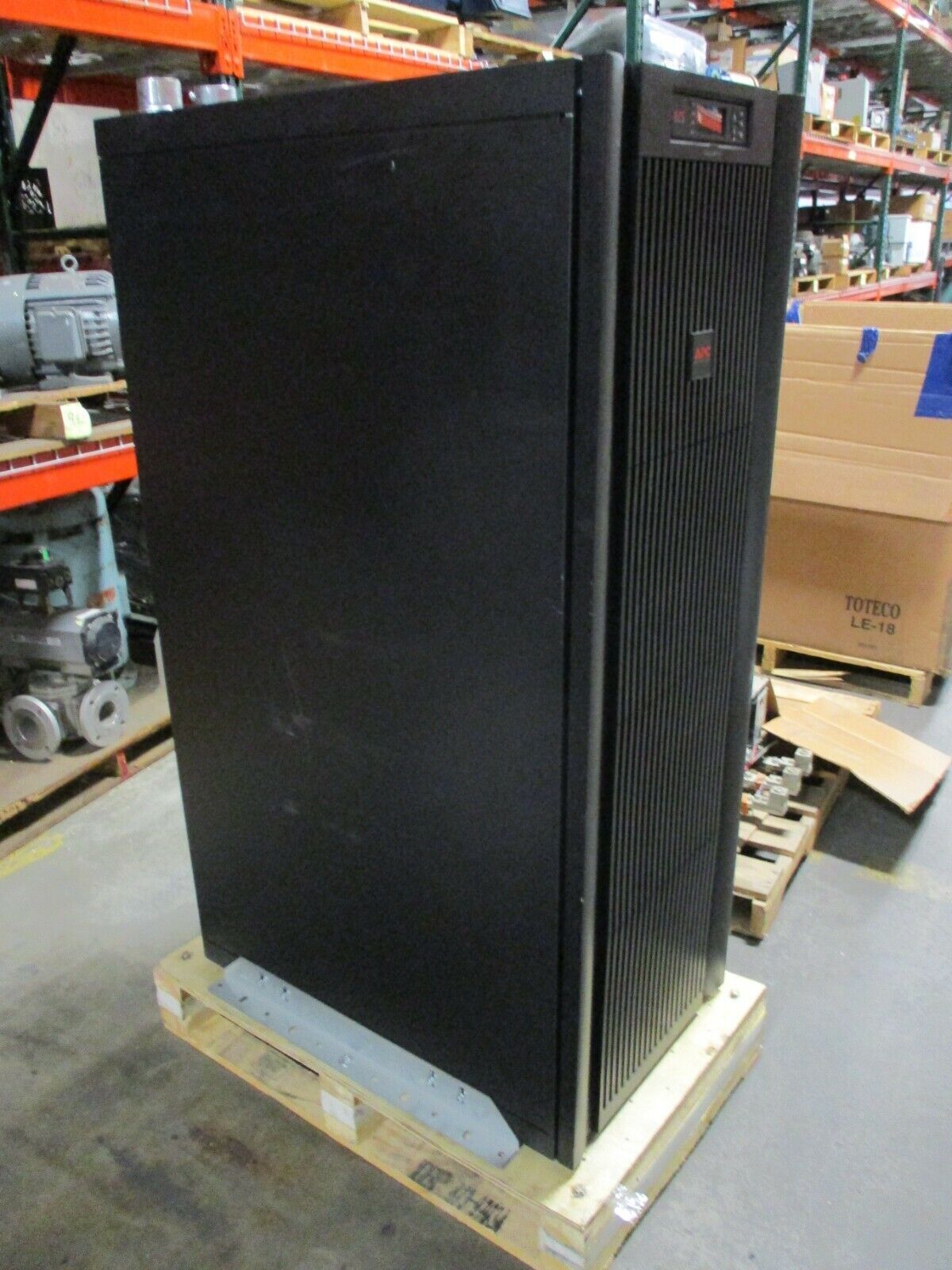 APC Smart UPS SUVT30KF3B4S 21.6Ah 30kVA 24kW 208/220V 3 Batteries Used