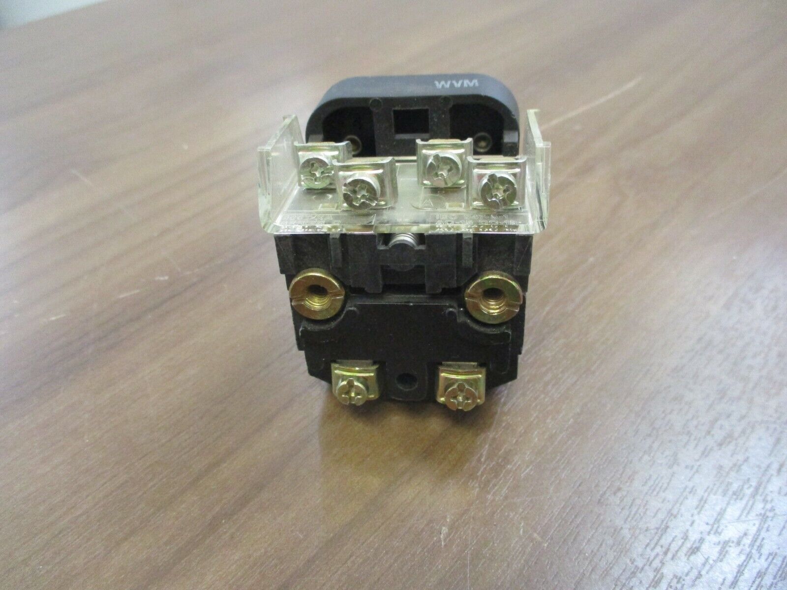 Allen-Bradley Illuminated Push Button 800T-PT16 120V 50/60Hz Amber Used