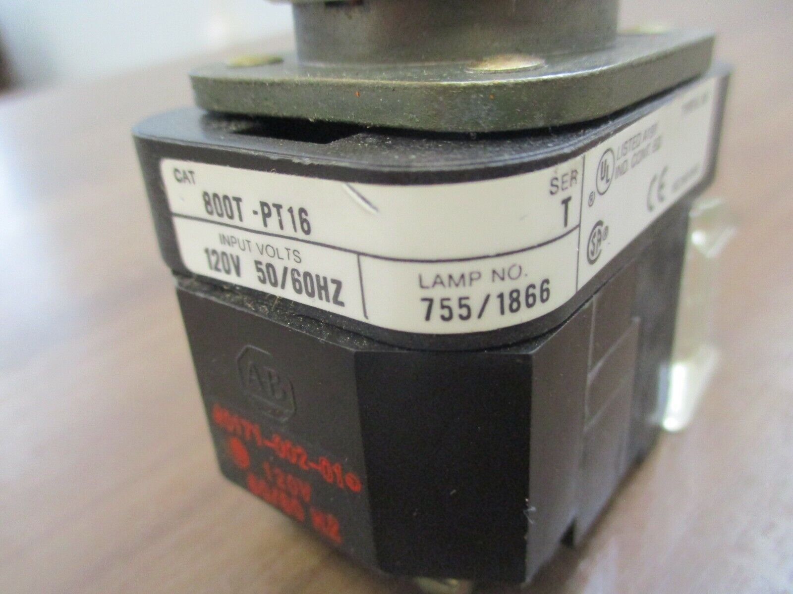 Allen-Bradley Illuminated Push Button 800T-PT16 120V 50/60Hz Amber Used