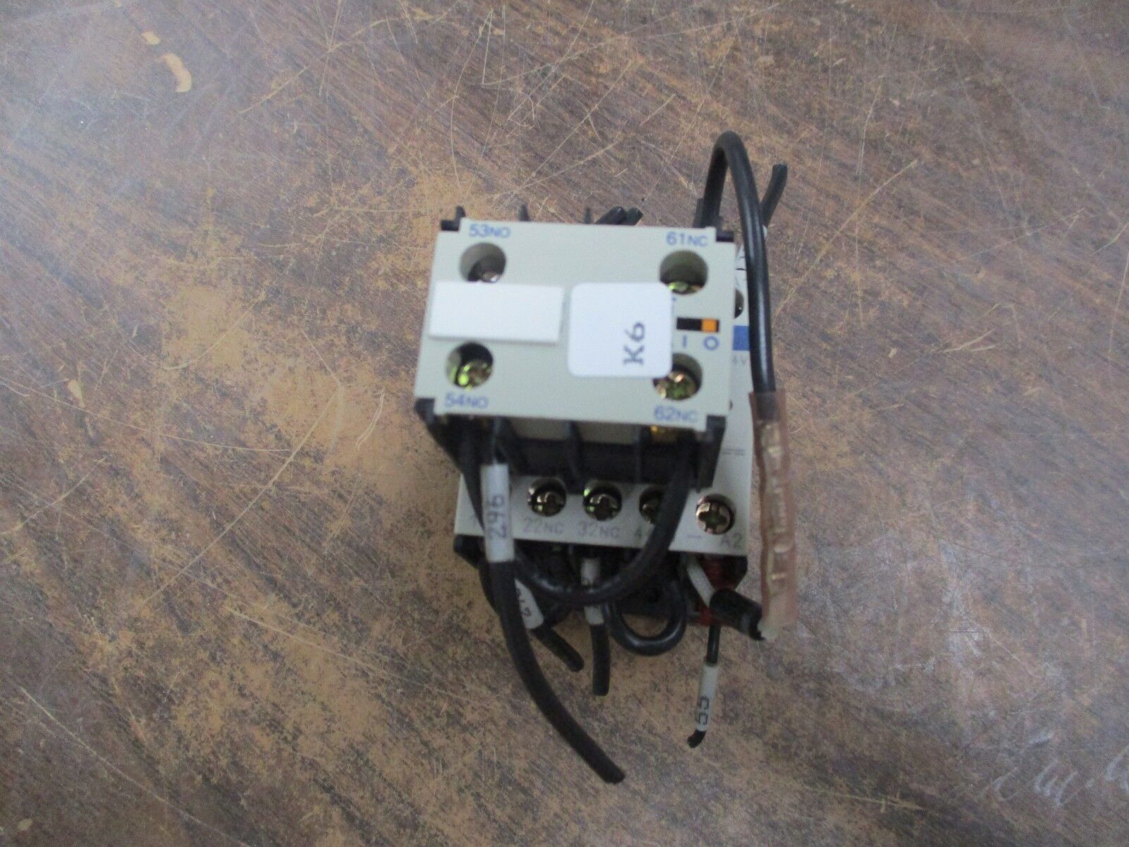 Telemcanique Contactor CA4KN22 24V Coil 600V w/ Aux Contact Block Used