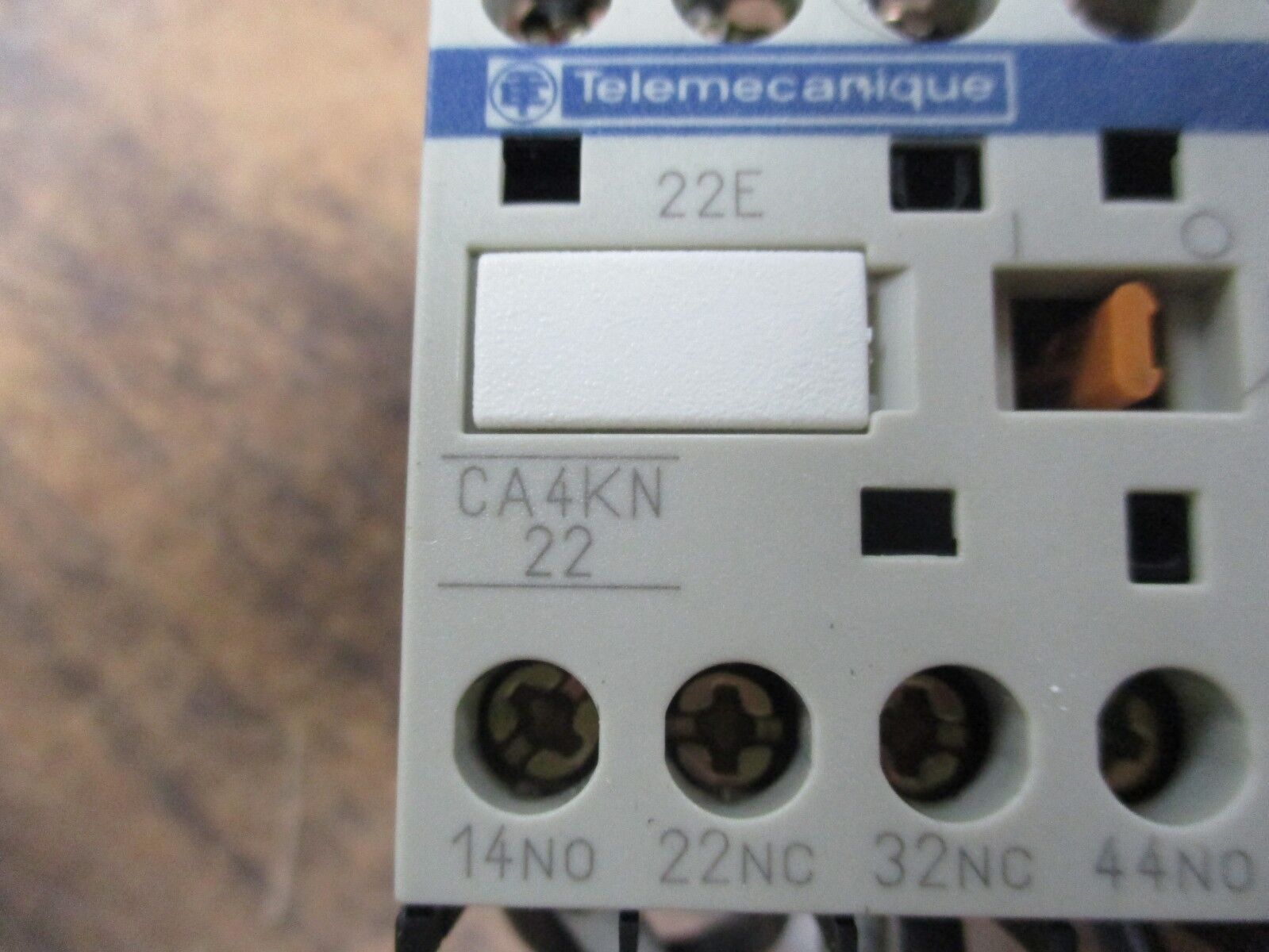 Telemcanique Contactor CA4KN22 24V Coil 600V w/ Aux Contact Block Used