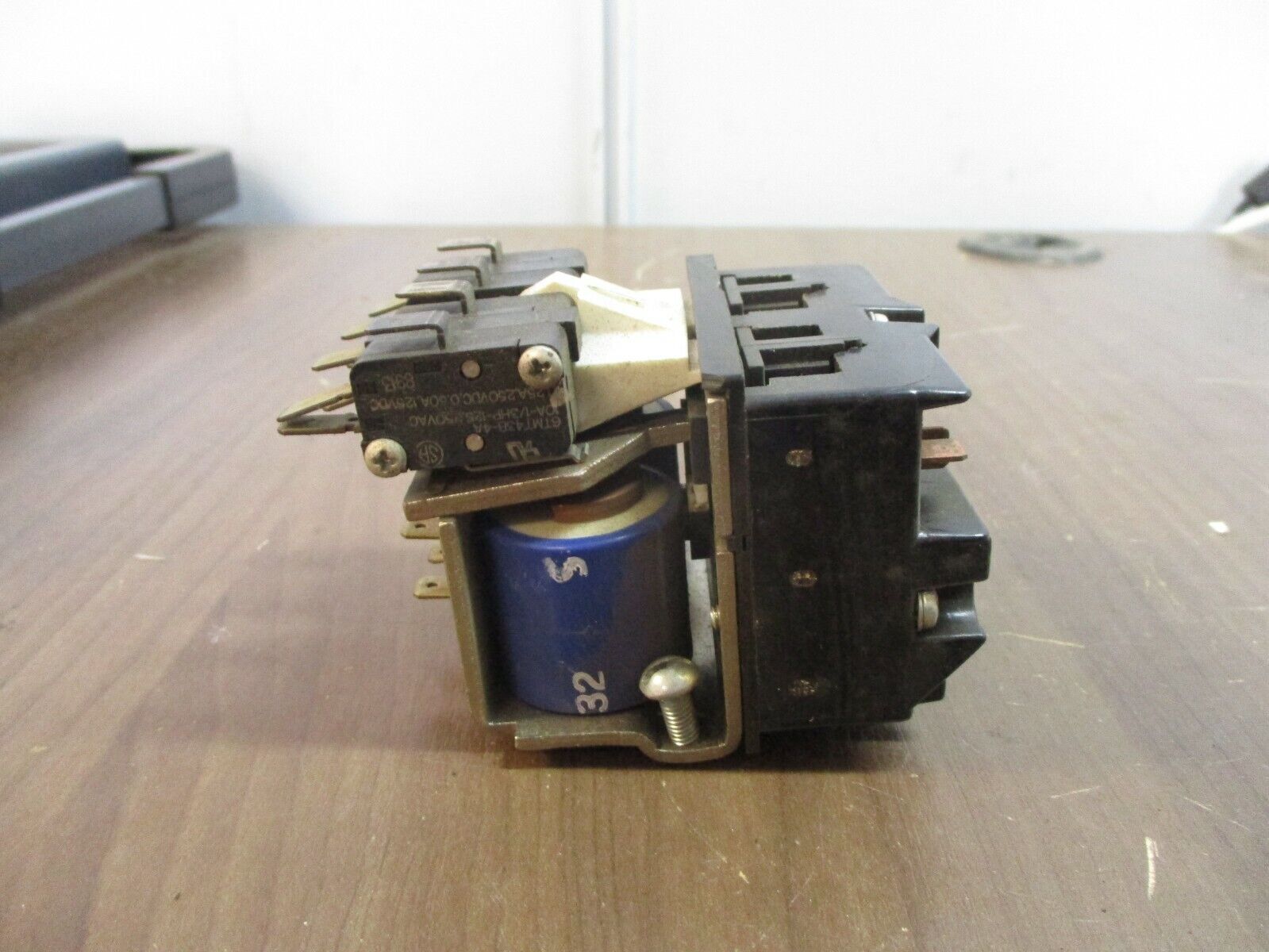 Struthers-Dunn Reversing Contactor A275KXX91 120V Coil Used